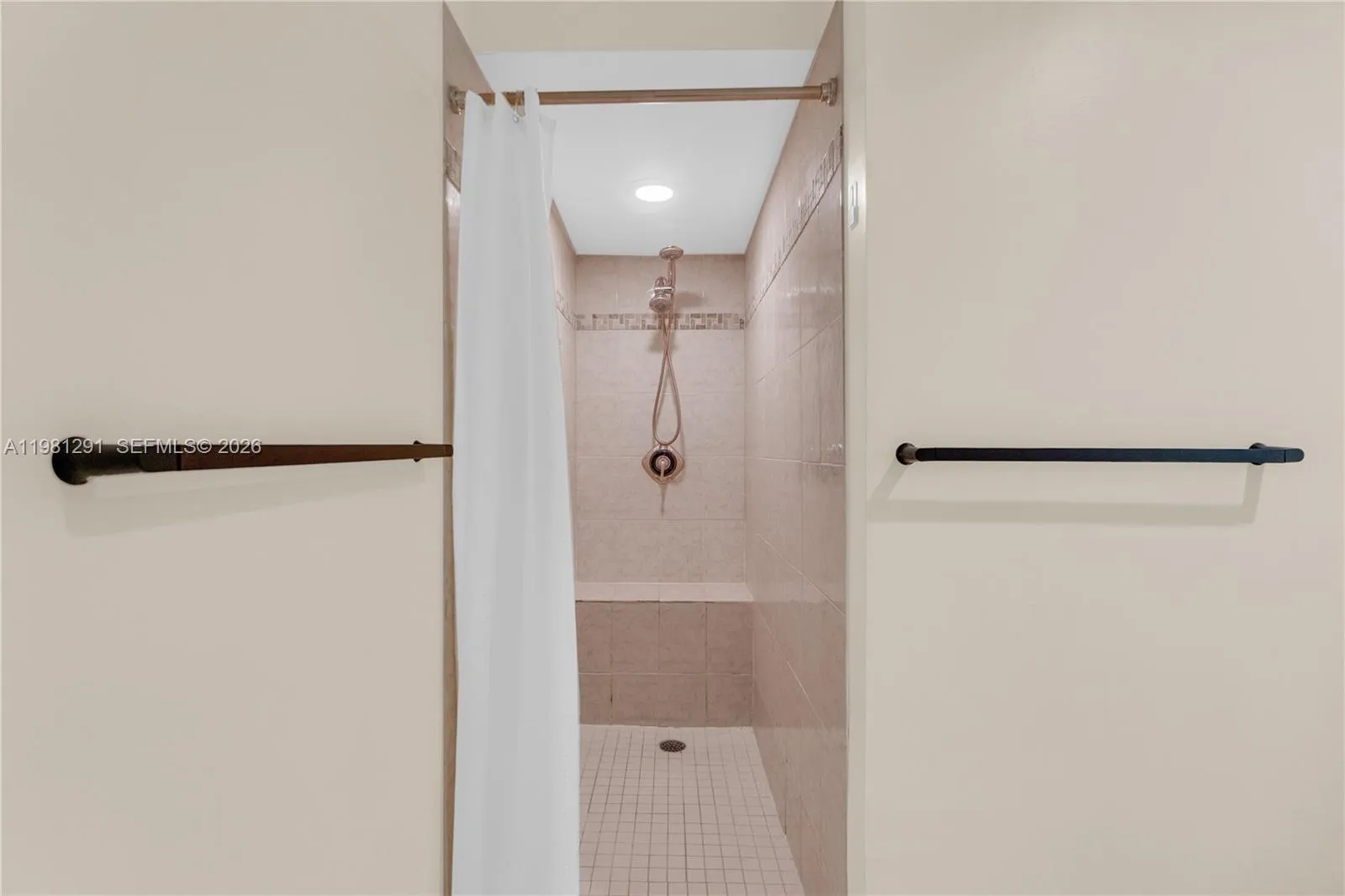 11611 Sw 106th Ter, Miami, Florida 33176, Miami, Florida 33176, 3 Bedrooms Bedrooms, 7 Rooms Rooms,2 BathroomsBathrooms,Residential,For Sale,11611 Sw 106th Ter, Miami, Florida 33176,A11981291