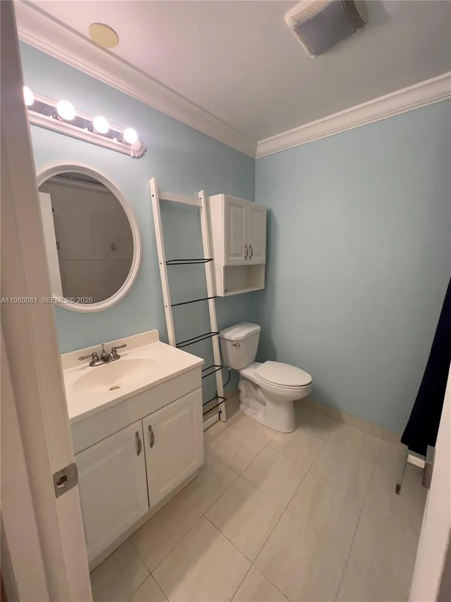 3302 Farragut St 5f, Hollywood, Florida 33021, Hollywood, Florida 33021, 4 Bedrooms Bedrooms, ,2 BathroomsBathrooms,Residential,For Sale,3302 Farragut St 5f, Hollywood, Florida 33021,A11980081