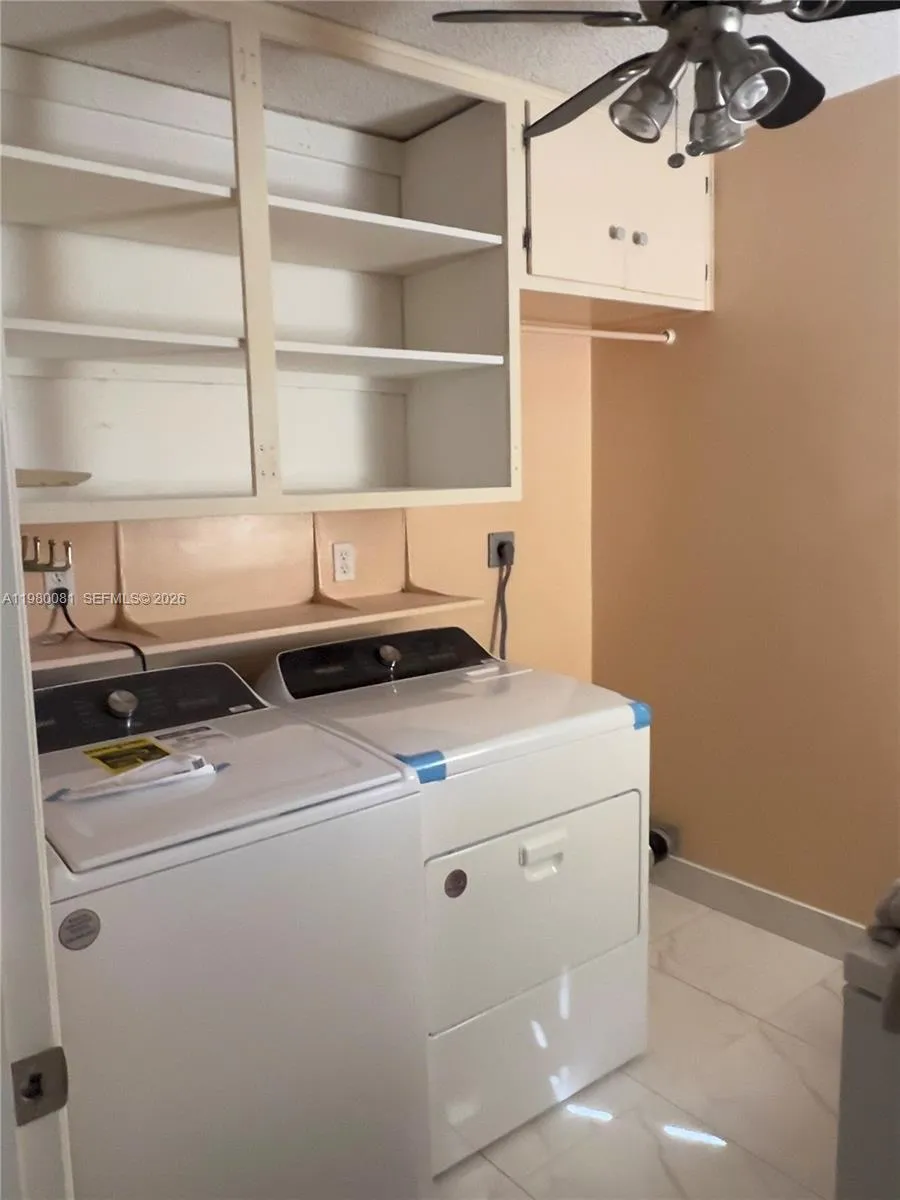 3302 Farragut St 5f, Hollywood, Florida 33021, Hollywood, Florida 33021, 4 Bedrooms Bedrooms, ,2 BathroomsBathrooms,Residential,For Sale,3302 Farragut St 5f, Hollywood, Florida 33021,A11980081