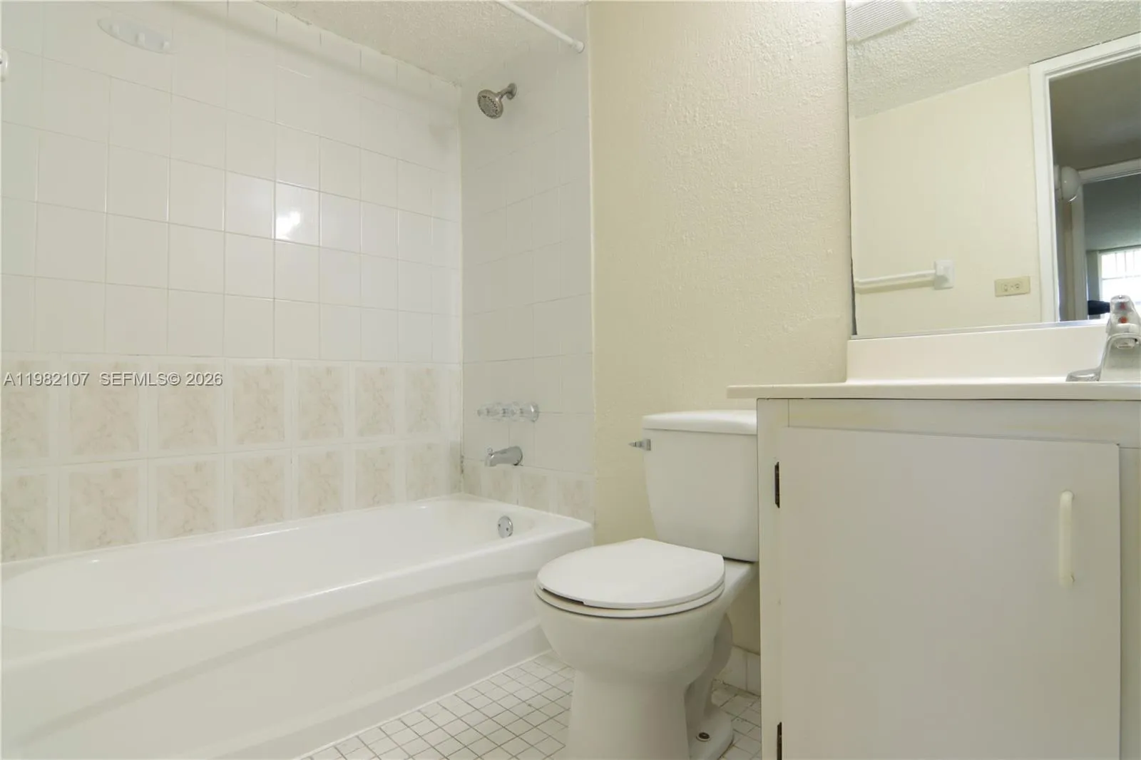 4550 Nw 9th St 815e, Miami, Florida 33126, Miami, Florida 33126, 1 Bedroom Bedrooms, ,1 BathroomBathrooms,Residential Lease,For Rent,4550 Nw 9th St 815e, Miami, Florida 33126,A11982107