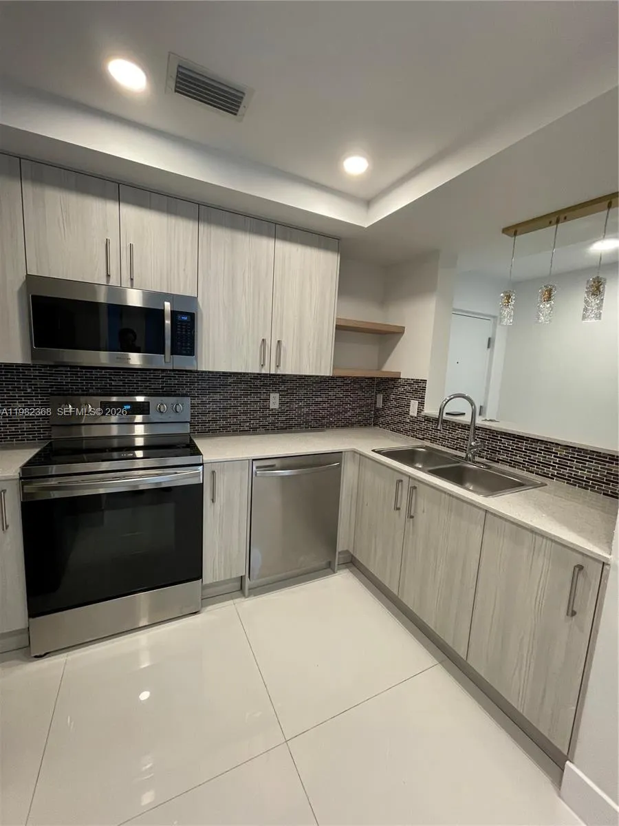 10950 Nw 82nd St 106, Doral, Florida 33178, Doral, Florida 33178, 1 Bedroom Bedrooms, ,1 BathroomBathrooms,Residential Lease,For Rent,10950 Nw 82nd St 106, Doral, Florida 33178,A11982368