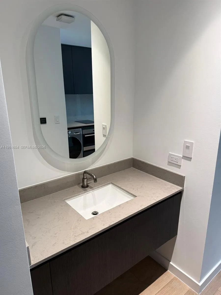 20 Ne 11th St 2606b, Miami, Florida 33132, Miami, Florida 33132, 1 Room Rooms,1 BathroomBathrooms,Residential,For Sale,20 Ne 11th St 2606b, Miami, Florida 33132,A11981654