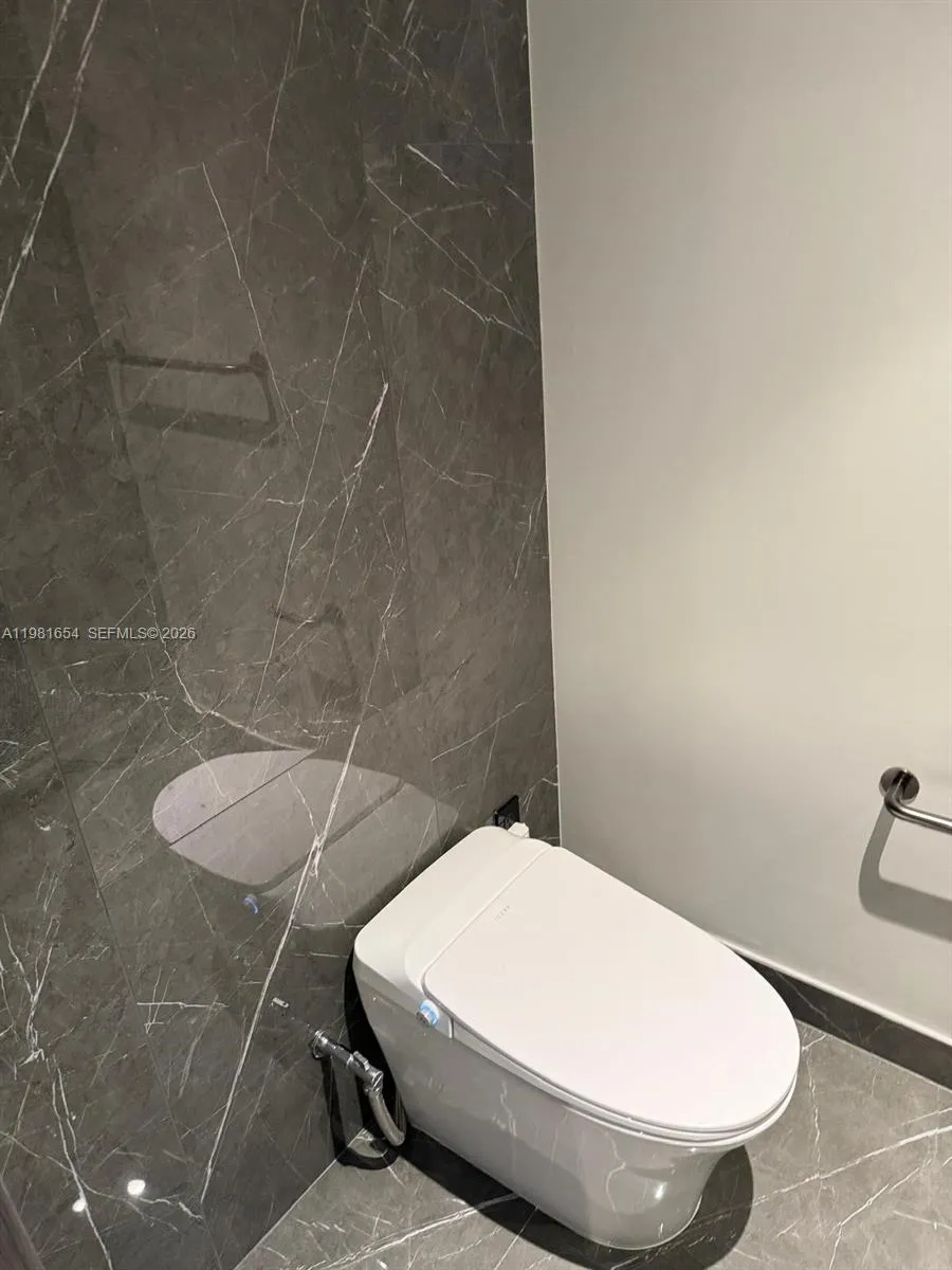 20 Ne 11th St 2606b, Miami, Florida 33132, Miami, Florida 33132, 1 Room Rooms,1 BathroomBathrooms,Residential,For Sale,20 Ne 11th St 2606b, Miami, Florida 33132,A11981654