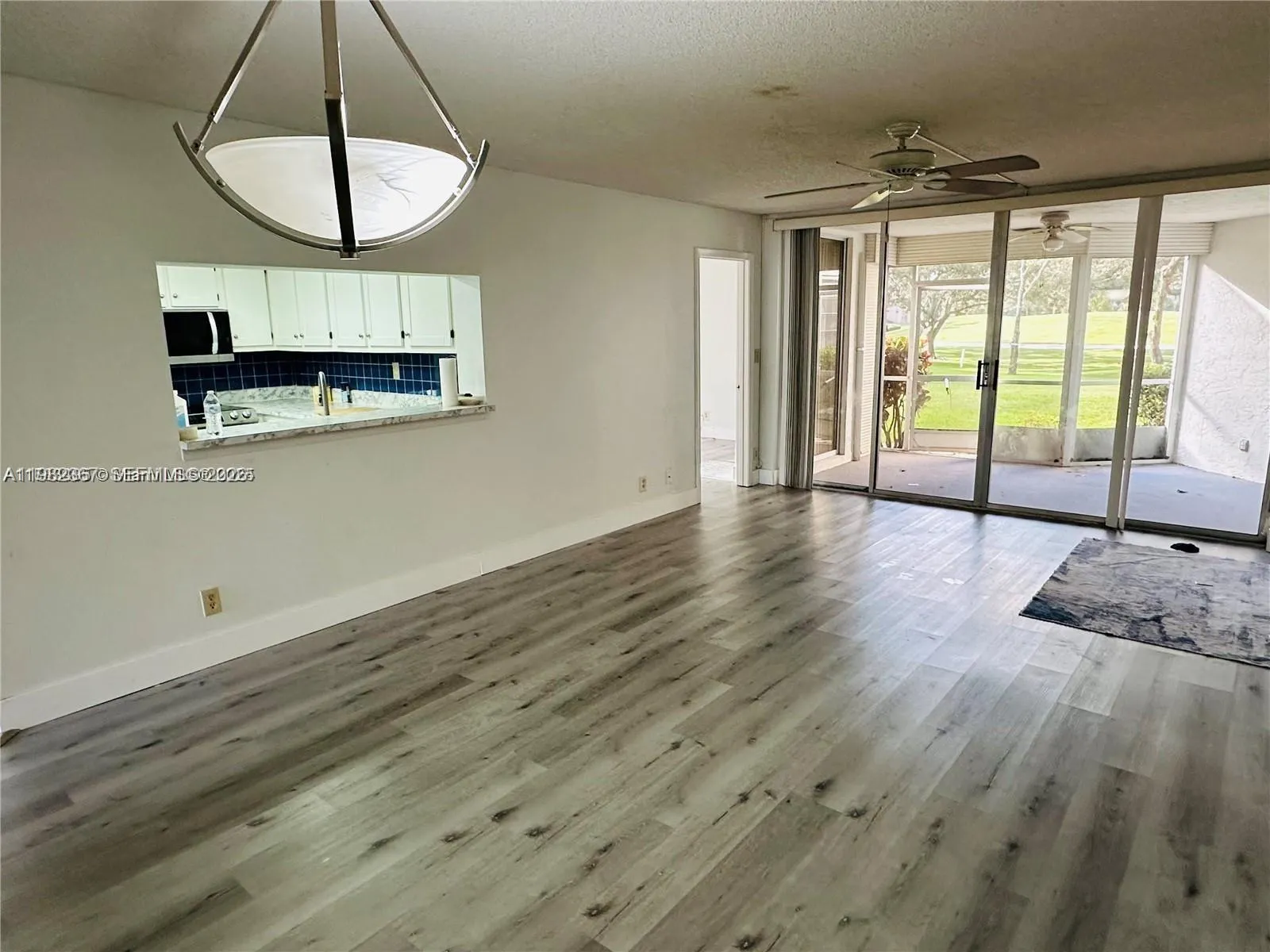 9501 Seagrape Dr 101, Davie, Florida 33324, Davie, Florida 33324, 3 Bedrooms Bedrooms, ,2 BathroomsBathrooms,Residential,For Sale,9501 Seagrape Dr 101, Davie, Florida 33324,A11982367