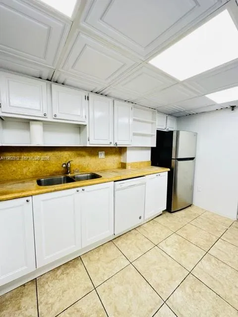 1621 Collins Ave 706, Miami Beach, Florida 33139, Miami Beach, Florida 33139, 2 Bedrooms Bedrooms, ,2 BathroomsBathrooms,Residential Lease,For Rent,1621 Collins Ave 706, Miami Beach, Florida 33139,A11982312