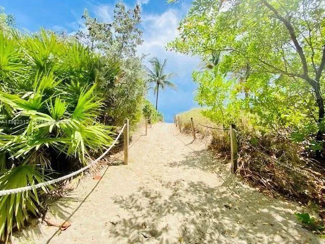 1621 Collins Ave 706, Miami Beach, Florida 33139, Miami Beach, Florida 33139, 2 Bedrooms Bedrooms, ,2 BathroomsBathrooms,Residential Lease,For Rent,1621 Collins Ave 706, Miami Beach, Florida 33139,A11982312