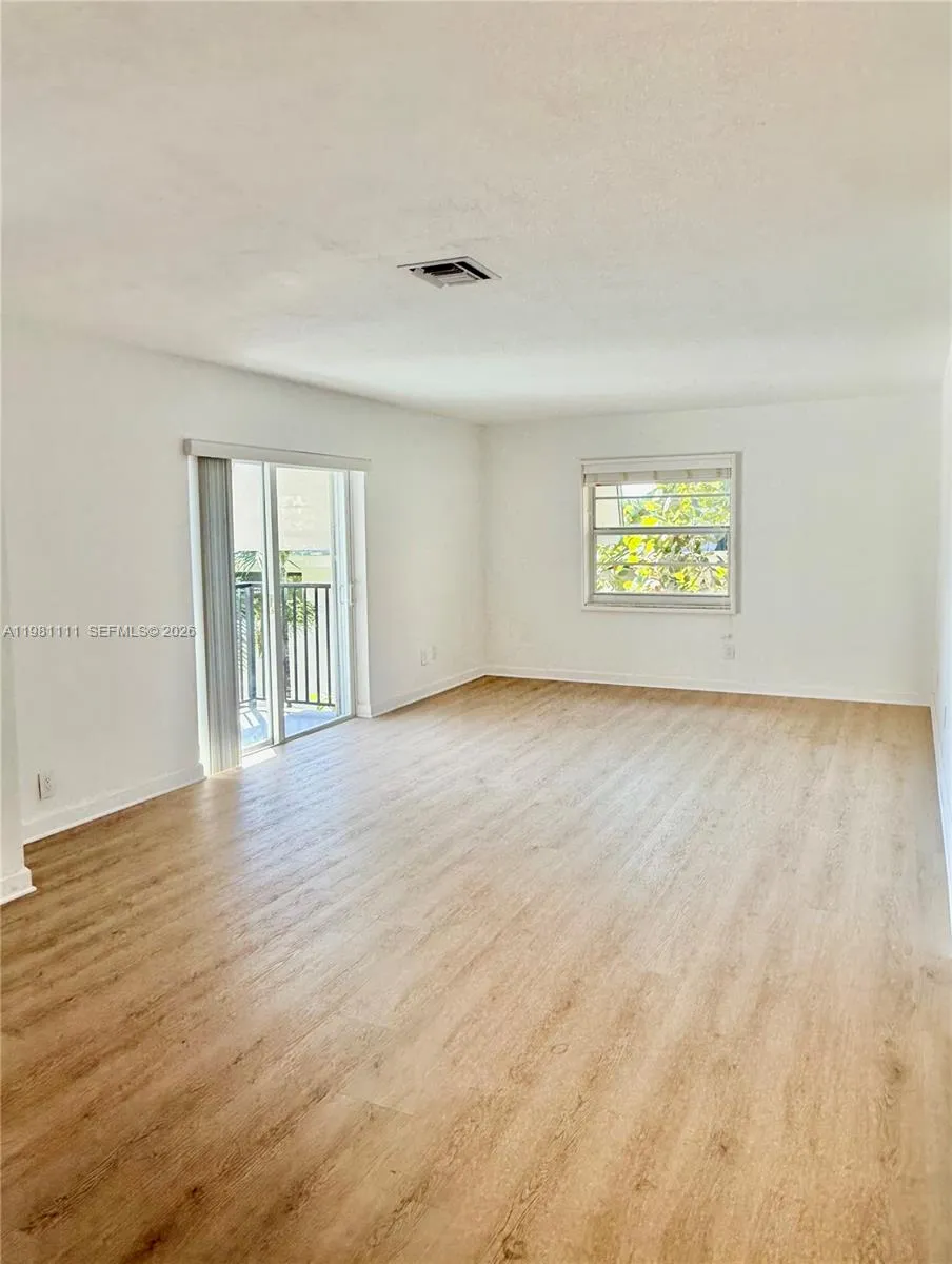 6815 Edgewater Dr 309, Coral Gables, Florida 33133, Coral Gables, Florida 33133, 2 Bedrooms Bedrooms, ,1 BathroomBathrooms,Residential Lease,For Rent,6815 Edgewater Dr 309, Coral Gables, Florida 33133,A11981111 6815 Edgewater Dr 309, Coral Gables, Florida 33133, Coral Gables, Florida 33133, 2 Bedrooms Bedrooms, ,1 BathroomBathrooms,Residential Lease,For Rent,6815 Edgewater Dr 309, Coral Gables, Florida 33133,A11981111