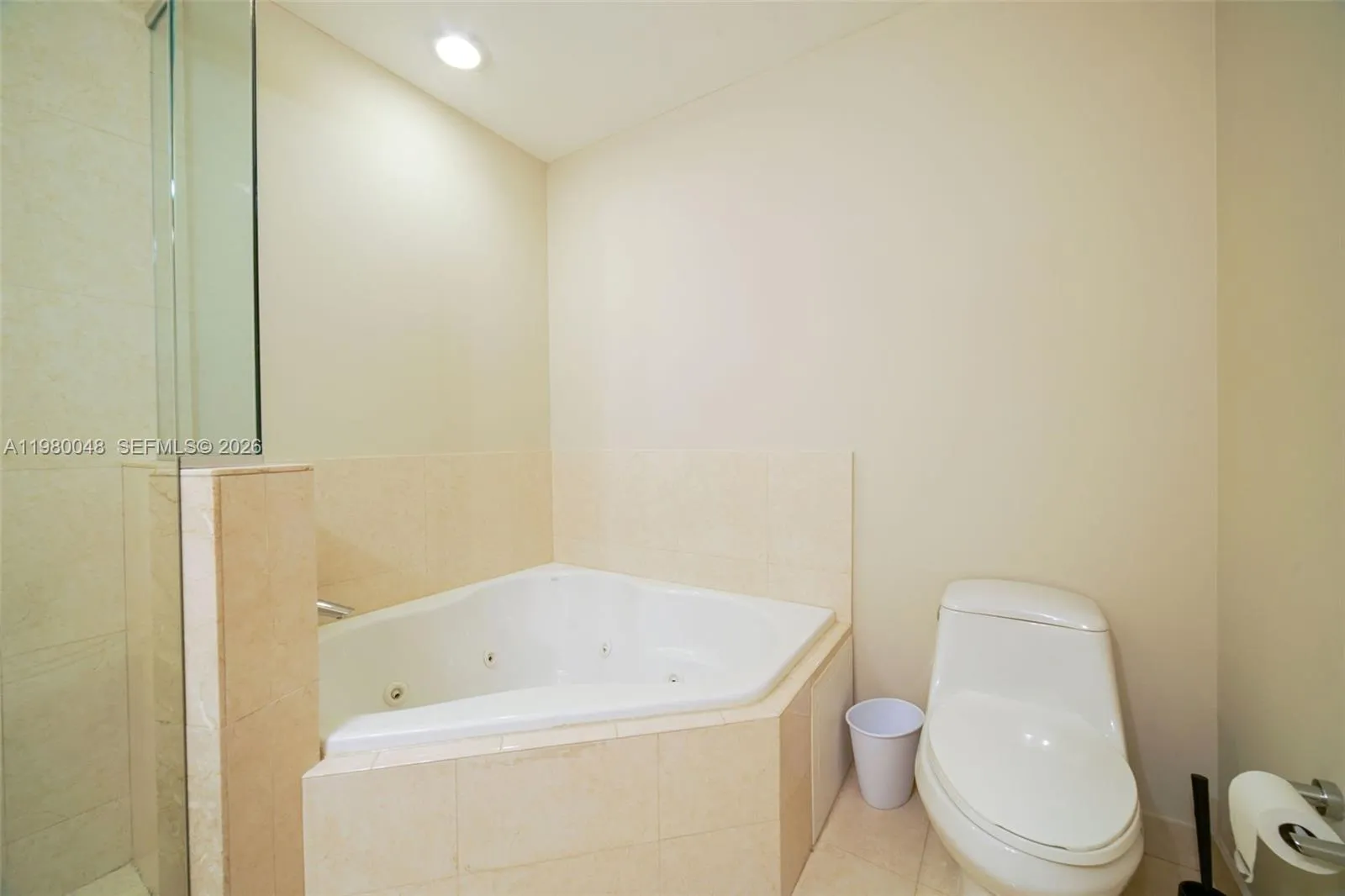 2729 Ne 184th Ln 2729, Aventura, Florida 33160, Aventura, Florida 33160, 2 Bedrooms Bedrooms, ,2 BathroomsBathrooms,Residential Lease,For Rent,2729 Ne 184th Ln 2729, Aventura, Florida 33160,A11980048