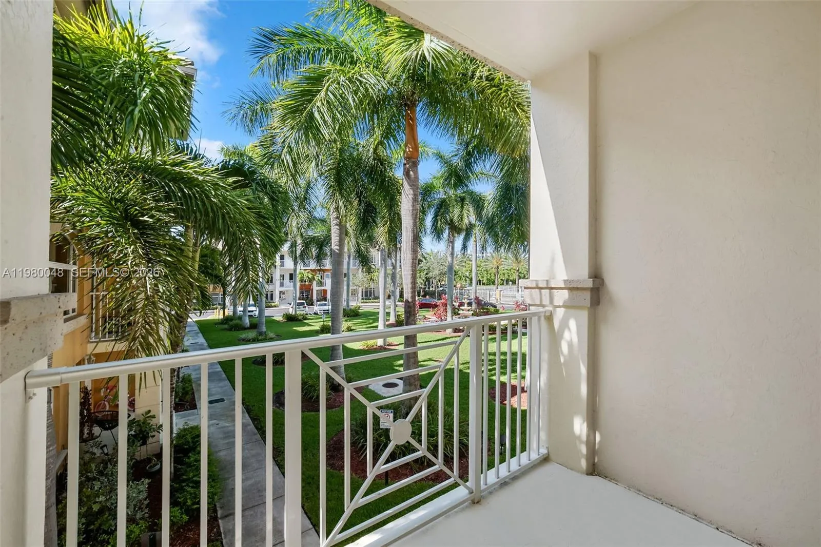 2729 Ne 184th Ln 2729, Aventura, Florida 33160, Aventura, Florida 33160, 2 Bedrooms Bedrooms, ,2 BathroomsBathrooms,Residential Lease,For Rent,2729 Ne 184th Ln 2729, Aventura, Florida 33160,A11980048