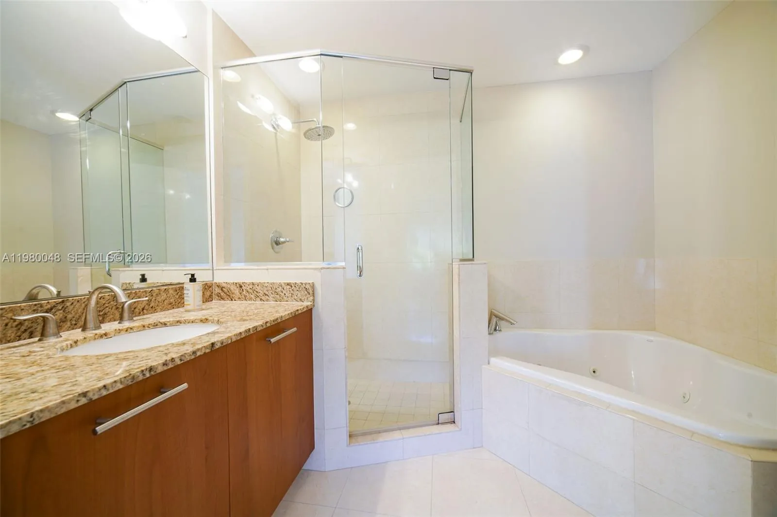 2729 Ne 184th Ln 2729, Aventura, Florida 33160, Aventura, Florida 33160, 2 Bedrooms Bedrooms, ,2 BathroomsBathrooms,Residential Lease,For Rent,2729 Ne 184th Ln 2729, Aventura, Florida 33160,A11980048