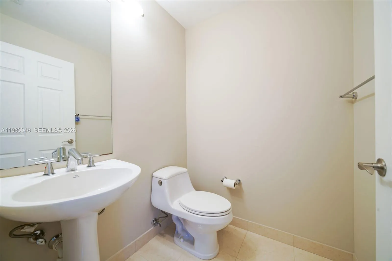 2729 Ne 184th Ln 2729, Aventura, Florida 33160, Aventura, Florida 33160, 2 Bedrooms Bedrooms, ,2 BathroomsBathrooms,Residential Lease,For Rent,2729 Ne 184th Ln 2729, Aventura, Florida 33160,A11980048