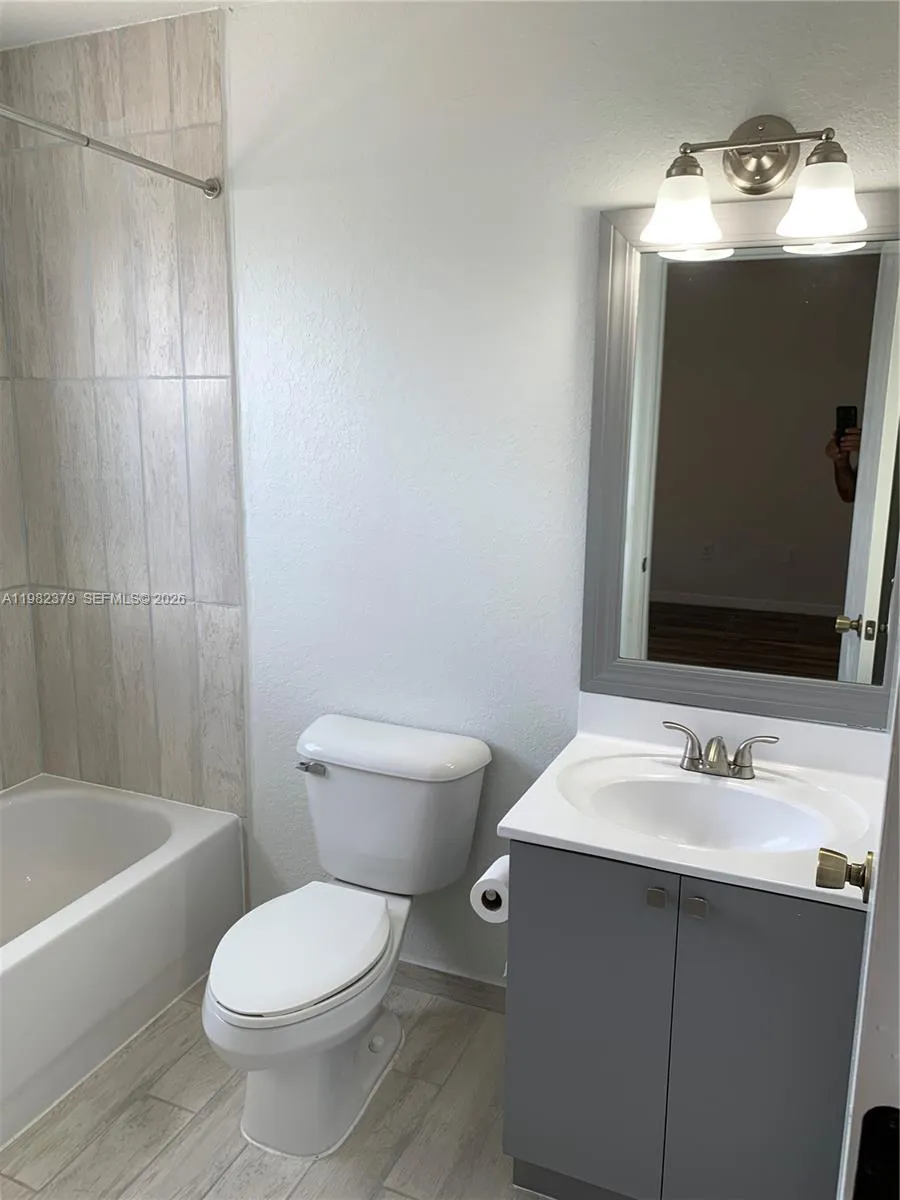 3001 Se 17th Ave 3001, Homestead, Florida 33035, Homestead, Florida 33035, 2 Bedrooms Bedrooms, ,2 BathroomsBathrooms,Residential Lease,For Rent,3001 Se 17th Ave 3001, Homestead, Florida 33035,A11982379