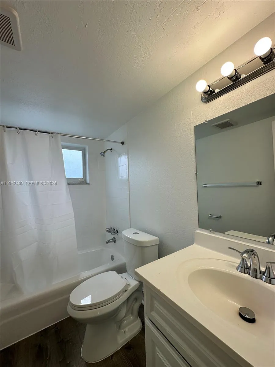 1400 Ne 56th St 109, Fort Lauderdale, Florida 3333, Fort Lauderdale, Florida 33334, 1 Bedroom Bedrooms, ,1 BathroomBathrooms,Residential Lease,For Rent,1400 Ne 56th St 109, Fort Lauderdale, Florida 3333,A11982409