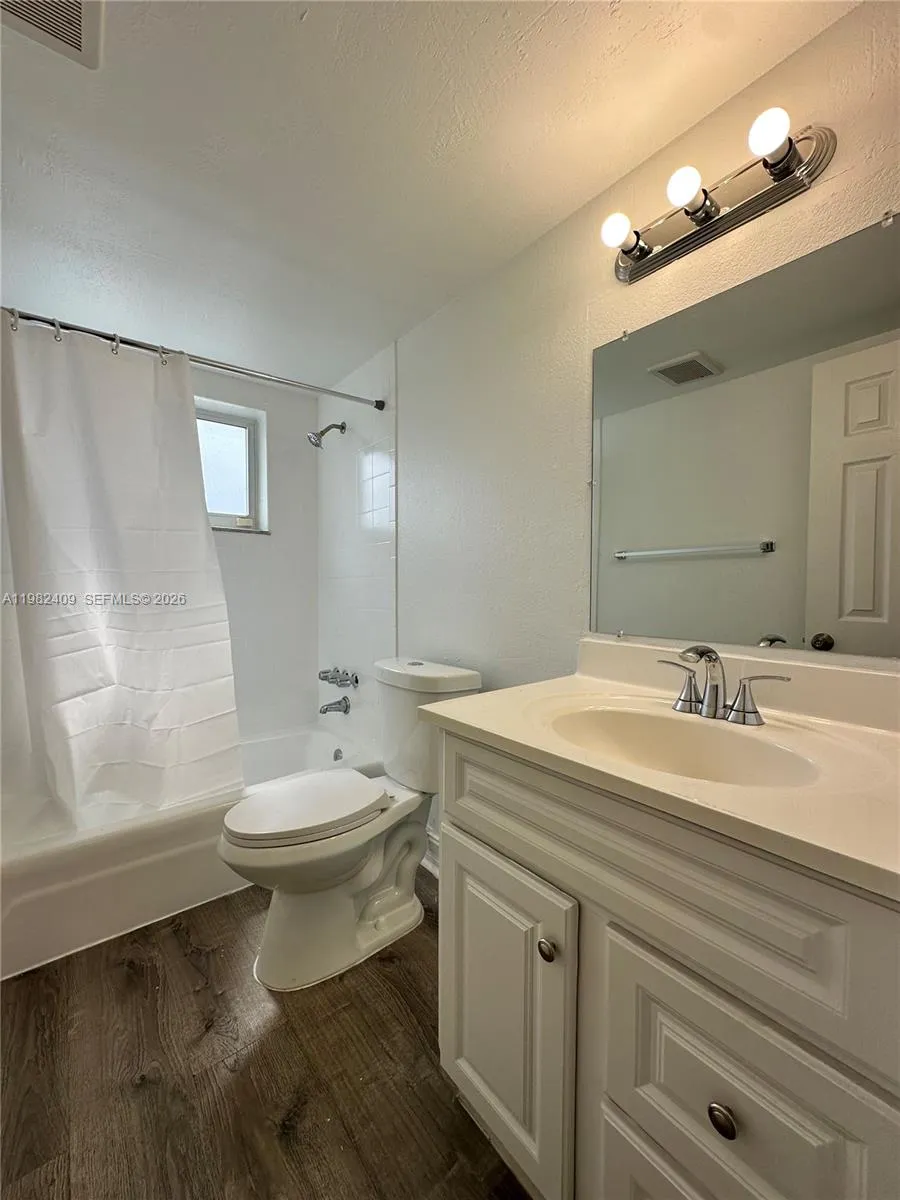 1400 Ne 56th St 109, Fort Lauderdale, Florida 3333, Fort Lauderdale, Florida 33334, 1 Bedroom Bedrooms, ,1 BathroomBathrooms,Residential Lease,For Rent,1400 Ne 56th St 109, Fort Lauderdale, Florida 3333,A11982409
