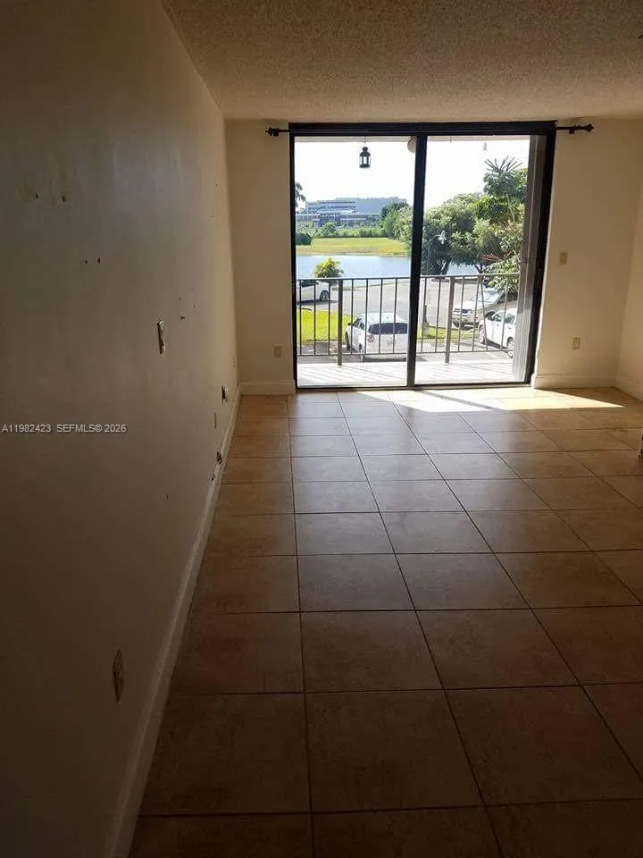 9682 Fontainebleau Blvd 202, Miami, Florida 33172, Miami, Florida 33172, 1 Bedroom Bedrooms, ,1 BathroomBathrooms,Residential,For Sale,9682 Fontainebleau Blvd 202, Miami, Florida 33172,A11982423
