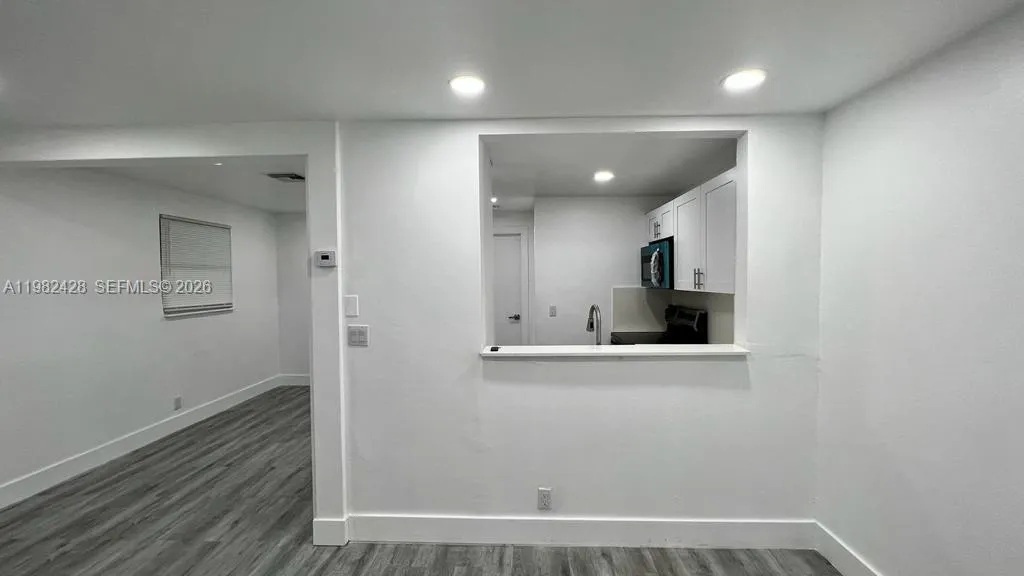 1033 Nw 3rd Ave 2, Fort Lauderdale, Florida 33311, Fort Lauderdale, Florida 33311, 2 Bedrooms Bedrooms, ,1 BathroomBathrooms,Residential Lease,For Rent,1033 Nw 3rd Ave 2, Fort Lauderdale, Florida 33311,A11982428