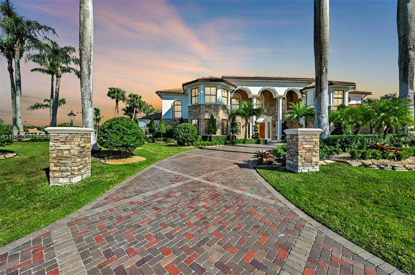 2905 Paddock Rd, Weston, Florida 33331, Weston, Florida 33331, 5 Bedrooms Bedrooms, ,6 BathroomsBathrooms,Residential,For Sale,2905 Paddock Rd, Weston, Florida 33331,A11982352