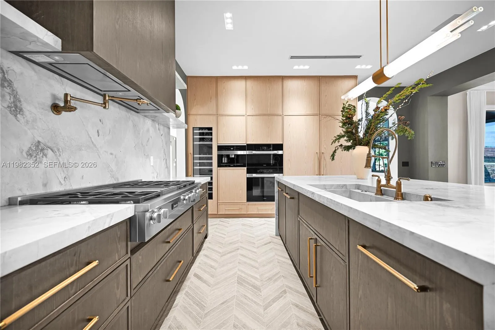 2905 Paddock Rd, Weston, Florida 33331, Weston, Florida 33331, 5 Bedrooms Bedrooms, ,6 BathroomsBathrooms,Residential,For Sale,2905 Paddock Rd, Weston, Florida 33331,A11982352