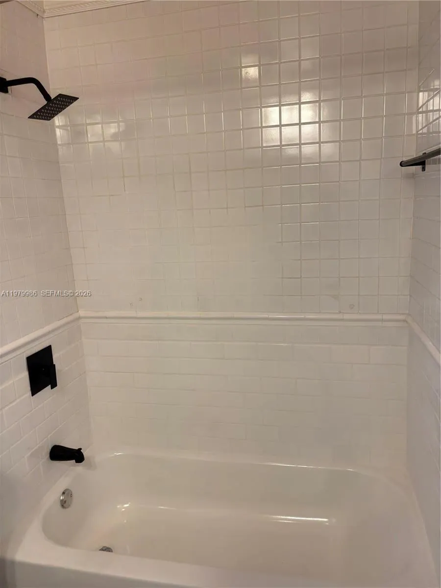 729 Ne 2nd Ct, Hallandale Beach, Florida 33009, Hallandale Beach, Florida 33009, 2 Bedrooms Bedrooms, ,2 BathroomsBathrooms,Residential Lease,For Rent,729 Ne 2nd Ct, Hallandale Beach, Florida 33009,A11979986