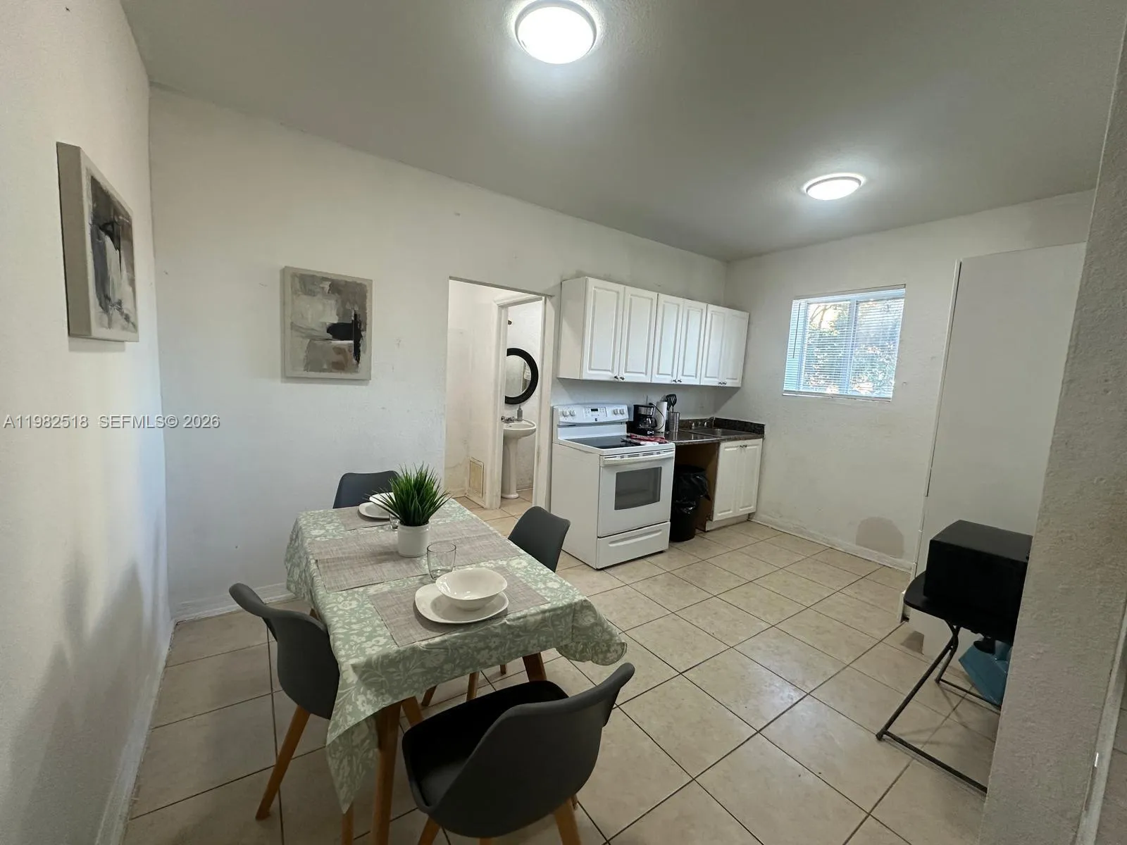 1021 Nw 3rd St 201, Miami, Florida 33128, Miami, Florida 33128, 1 Bedroom Bedrooms, ,1 BathroomBathrooms,Residential Lease,For Rent,1021 Nw 3rd St 201, Miami, Florida 33128,A11982518