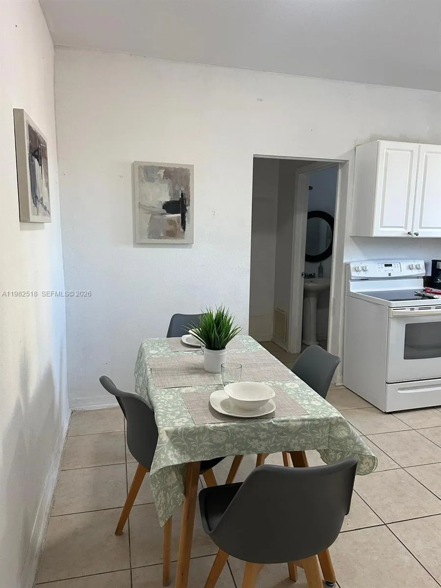 1021 Nw 3rd St 201, Miami, Florida 33128, Miami, Florida 33128, 1 Bedroom Bedrooms, ,1 BathroomBathrooms,Residential Lease,For Rent,1021 Nw 3rd St 201, Miami, Florida 33128,A11982518