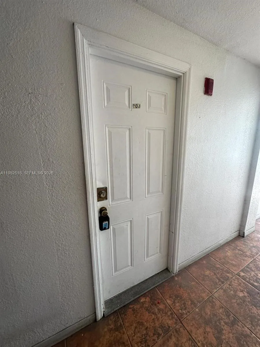 1021 Nw 3rd St 201, Miami, Florida 33128, Miami, Florida 33128, 1 Bedroom Bedrooms, ,1 BathroomBathrooms,Residential Lease,For Rent,1021 Nw 3rd St 201, Miami, Florida 33128,A11982518