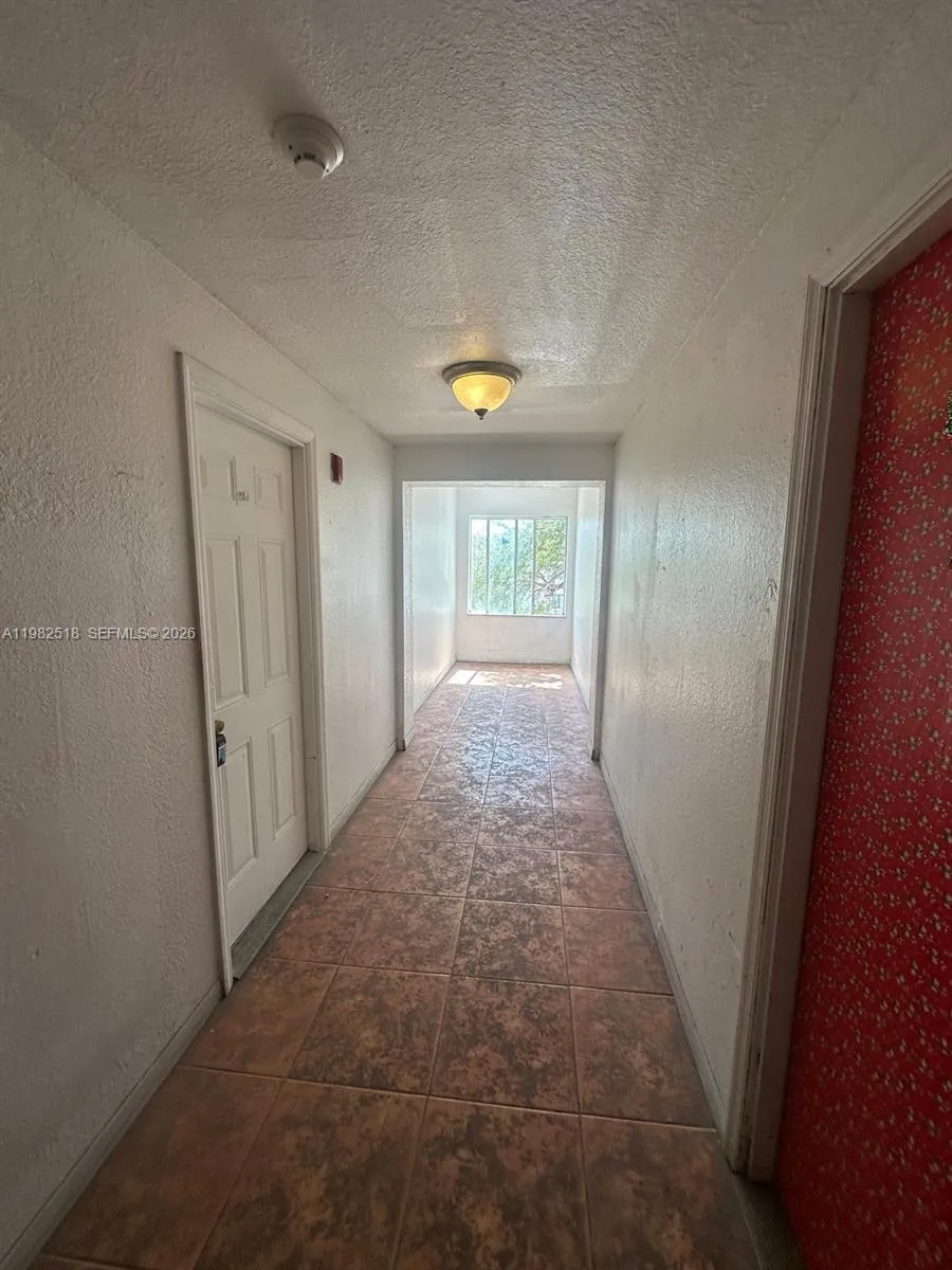 1021 Nw 3rd St 201, Miami, Florida 33128, Miami, Florida 33128, 1 Bedroom Bedrooms, ,1 BathroomBathrooms,Residential Lease,For Rent,1021 Nw 3rd St 201, Miami, Florida 33128,A11982518