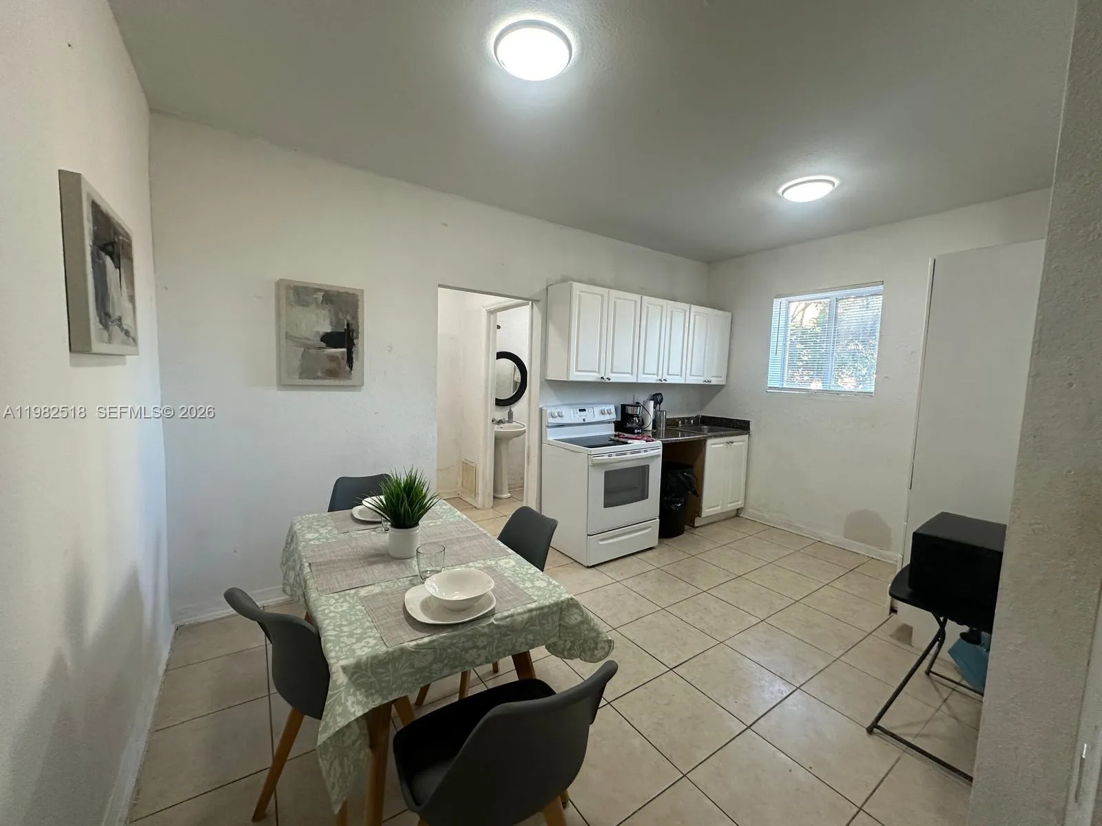 1021 Nw 3rd St 201, Miami, Florida 33128, Miami, Florida 33128, 1 Bedroom Bedrooms, ,1 BathroomBathrooms,Residential Lease,For Rent,1021 Nw 3rd St 201, Miami, Florida 33128,A11982518