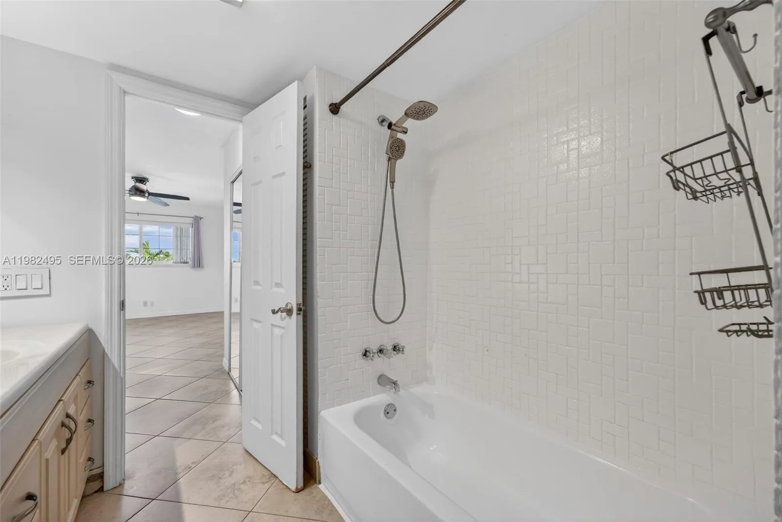 3000 Ne 5th Ter 308-a, Wilton Manors, Florida 3333, Wilton Manors, Florida 33334, 2 Bedrooms Bedrooms, ,2 BathroomsBathrooms,Residential Lease,For Rent,3000 Ne 5th Ter 308-a, Wilton Manors, Florida 3333,A11982495