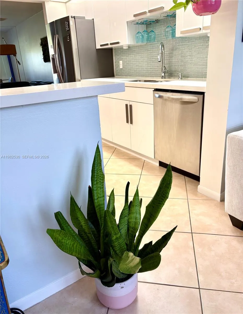 100 Sw 130th Ter 211c, Pembroke Pines, Florida 330, Pembroke Pines, Florida 33027, 2 Bedrooms Bedrooms, ,2 BathroomsBathrooms,Residential,For Sale,100 Sw 130th Ter 211c, Pembroke Pines, Florida 330,A11982530