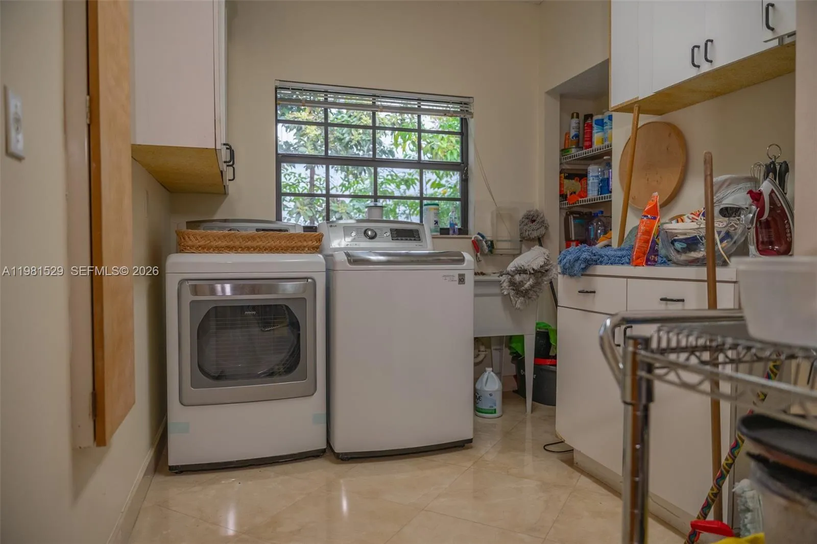 4655 Sw 89th Ave, Miami, Florida 33165, Miami, Florida 33165, 5 Bedrooms Bedrooms, ,4 BathroomsBathrooms,Residential,For Sale,4655 Sw 89th Ave, Miami, Florida 33165,A11981529