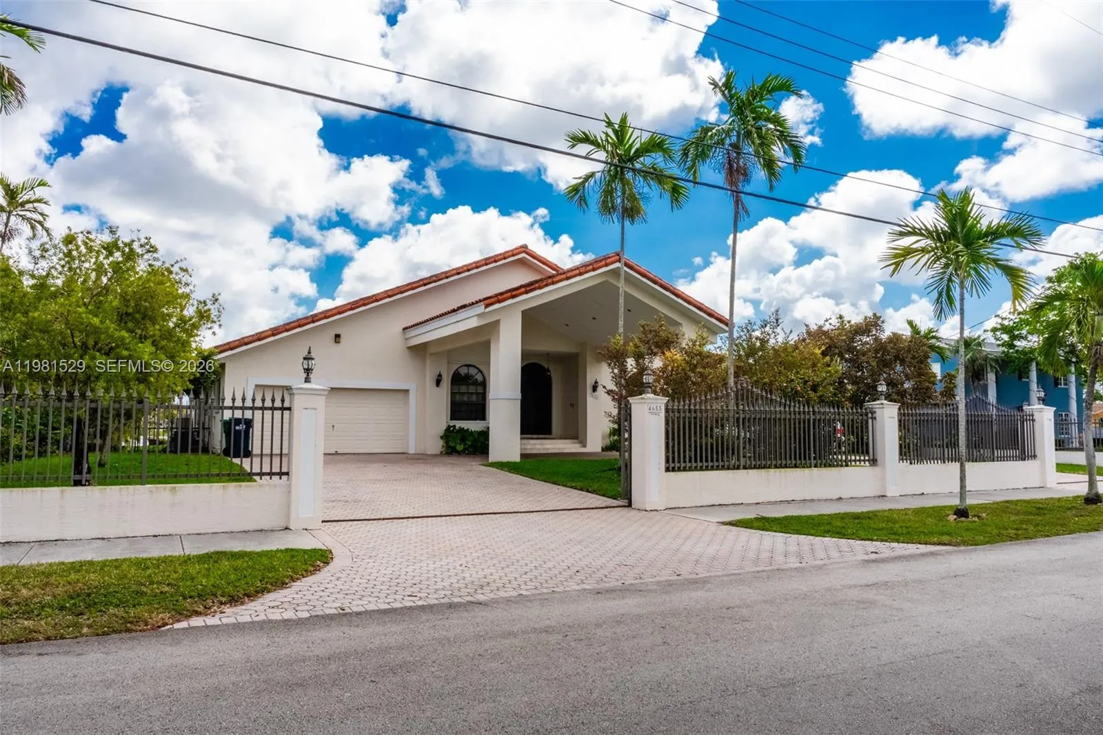 4655 Sw 89th Ave, Miami, Florida 33165, Miami, Florida 33165, 5 Bedrooms Bedrooms, ,4 BathroomsBathrooms,Residential,For Sale,4655 Sw 89th Ave, Miami, Florida 33165,A11981529