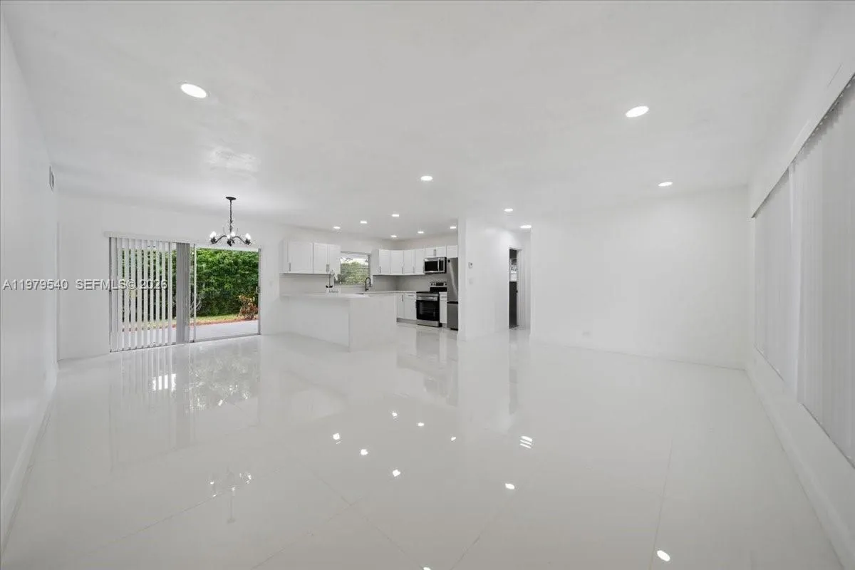 7150 Sw 5th Ct, Pembroke Pines, Florida 33023, Pembroke Pines, Florida 33023, 4 Bedrooms Bedrooms, ,3 BathroomsBathrooms,Residential,For Sale,7150 Sw 5th Ct, Pembroke Pines, Florida 33023,A11979540