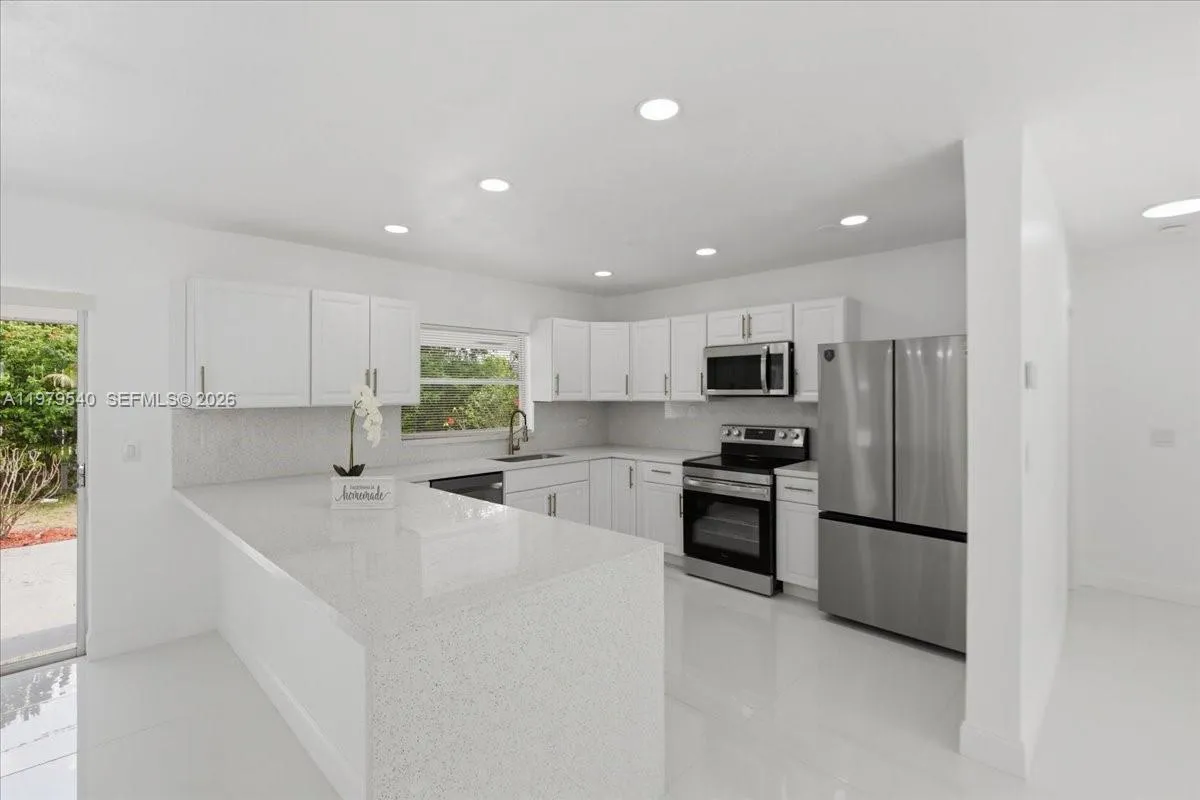 7150 Sw 5th Ct, Pembroke Pines, Florida 33023, Pembroke Pines, Florida 33023, 4 Bedrooms Bedrooms, ,3 BathroomsBathrooms,Residential,For Sale,7150 Sw 5th Ct, Pembroke Pines, Florida 33023,A11979540