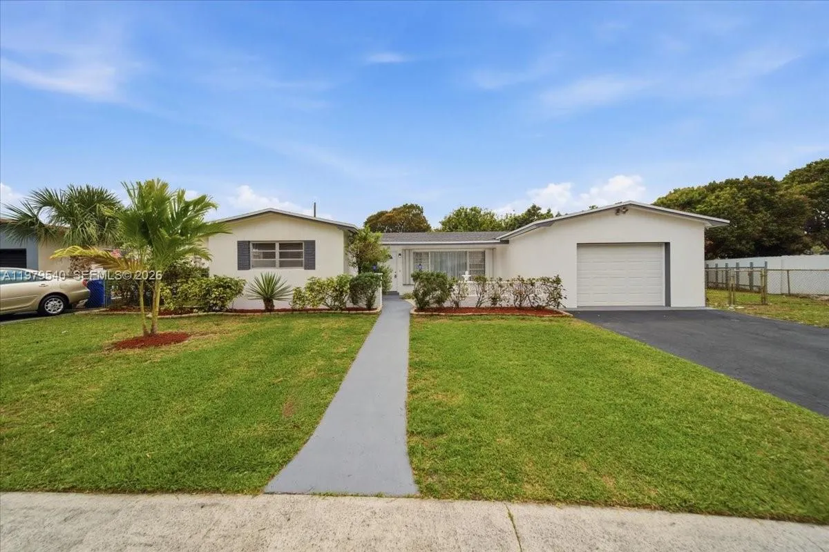 7150 Sw 5th Ct, Pembroke Pines, Florida 33023, Pembroke Pines, Florida 33023, 4 Bedrooms Bedrooms, ,3 BathroomsBathrooms,Residential,For Sale,7150 Sw 5th Ct, Pembroke Pines, Florida 33023,A11979540