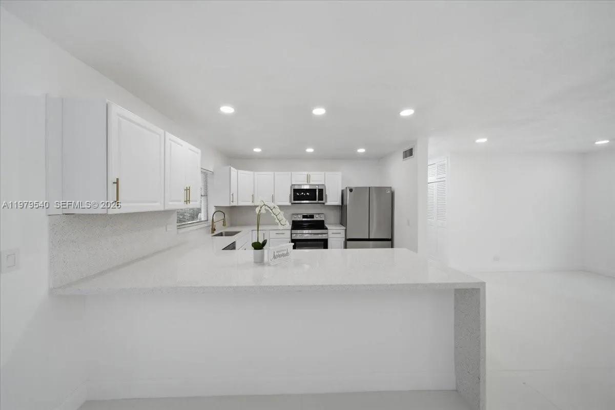 7150 Sw 5th Ct, Pembroke Pines, Florida 33023, Pembroke Pines, Florida 33023, 4 Bedrooms Bedrooms, ,3 BathroomsBathrooms,Residential,For Sale,7150 Sw 5th Ct, Pembroke Pines, Florida 33023,A11979540