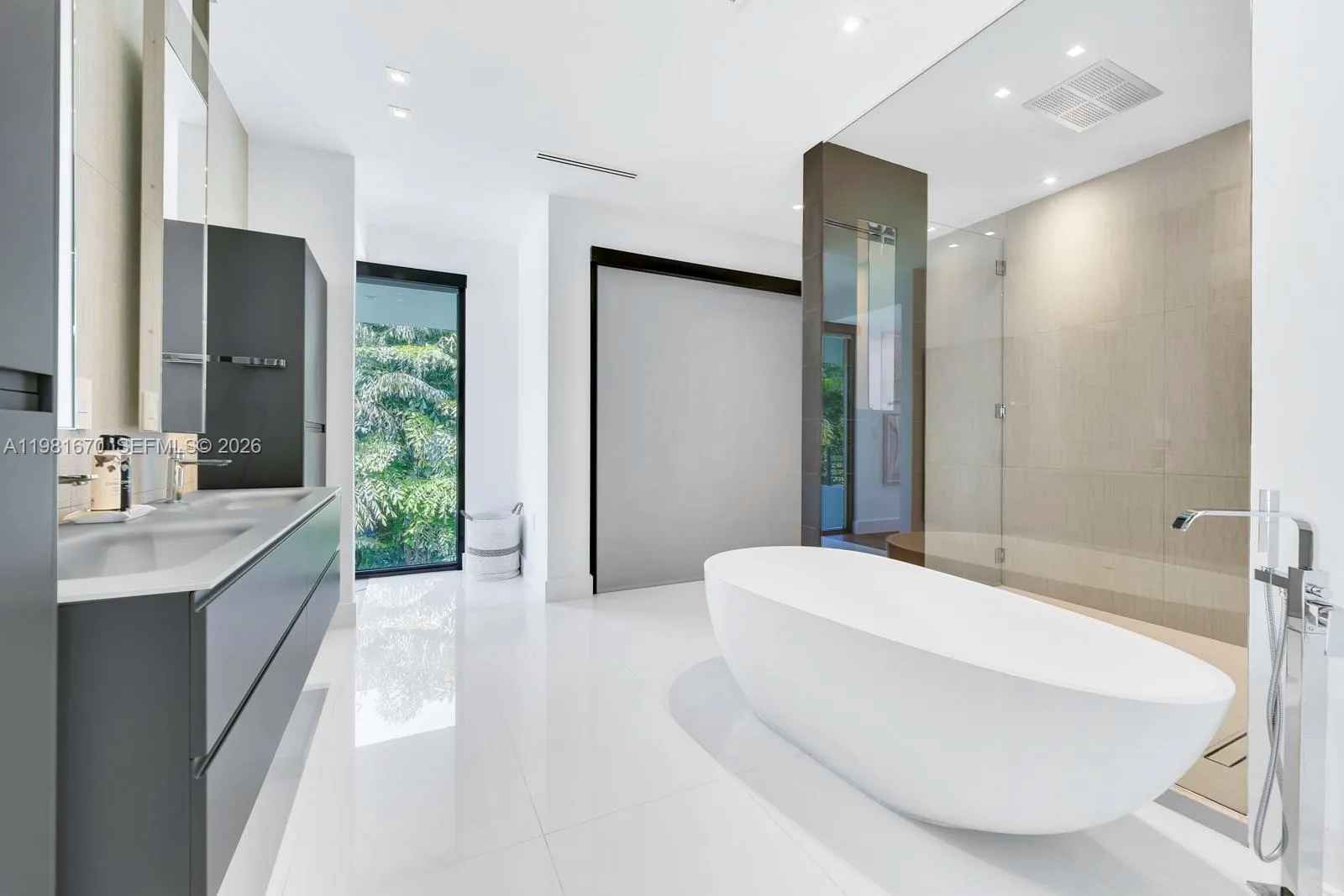 7900 Sw 54th Ave, Miami, Florida 33143, Miami, Florida 33143, 6 Bedrooms Bedrooms, ,6 BathroomsBathrooms,Residential,For Sale,7900 Sw 54th Ave, Miami, Florida 33143,A11981670