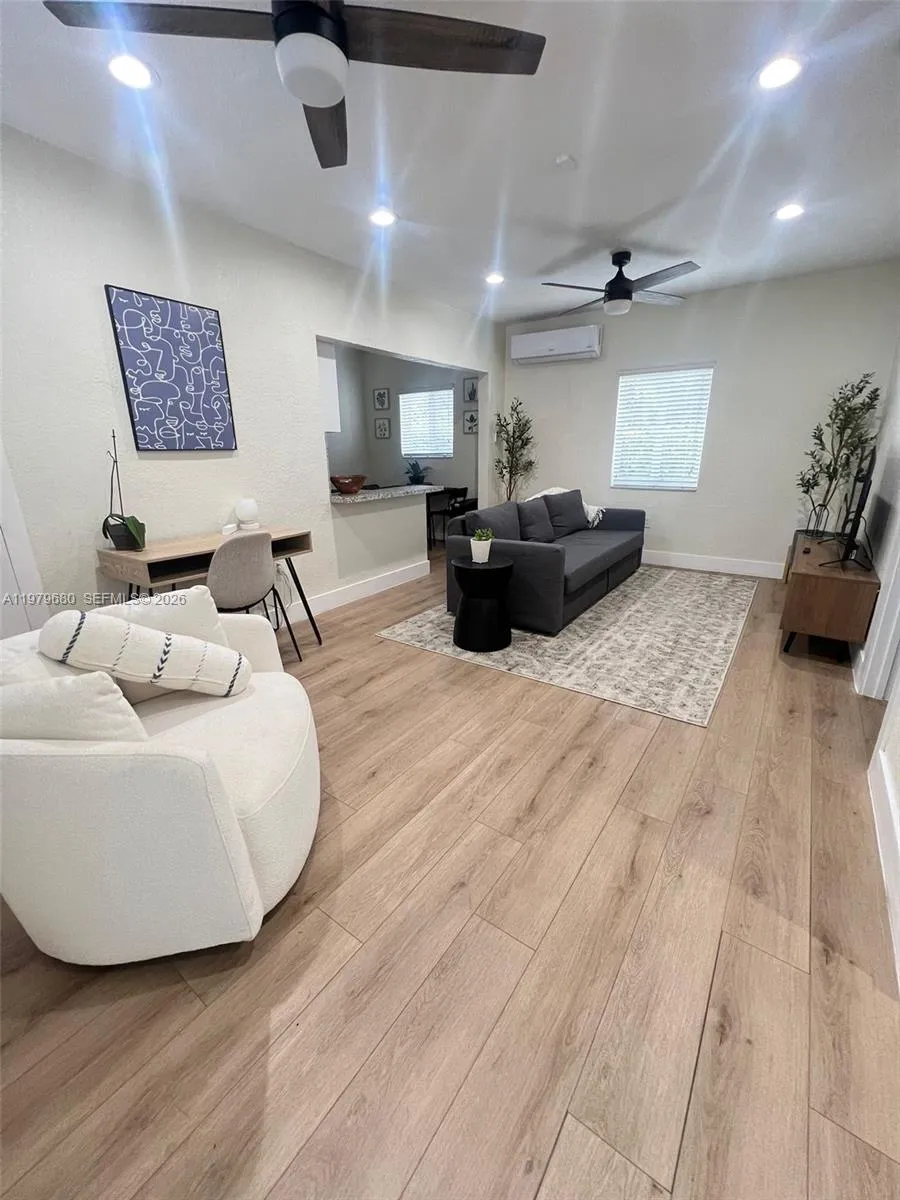 2315 Taylor St 3, Hollywood, Florida 33020, Hollywood, Florida 33020, 1 Bedroom Bedrooms, ,1 BathroomBathrooms,Residential Lease,For Rent,2315 Taylor St 3, Hollywood, Florida 33020,A11979680