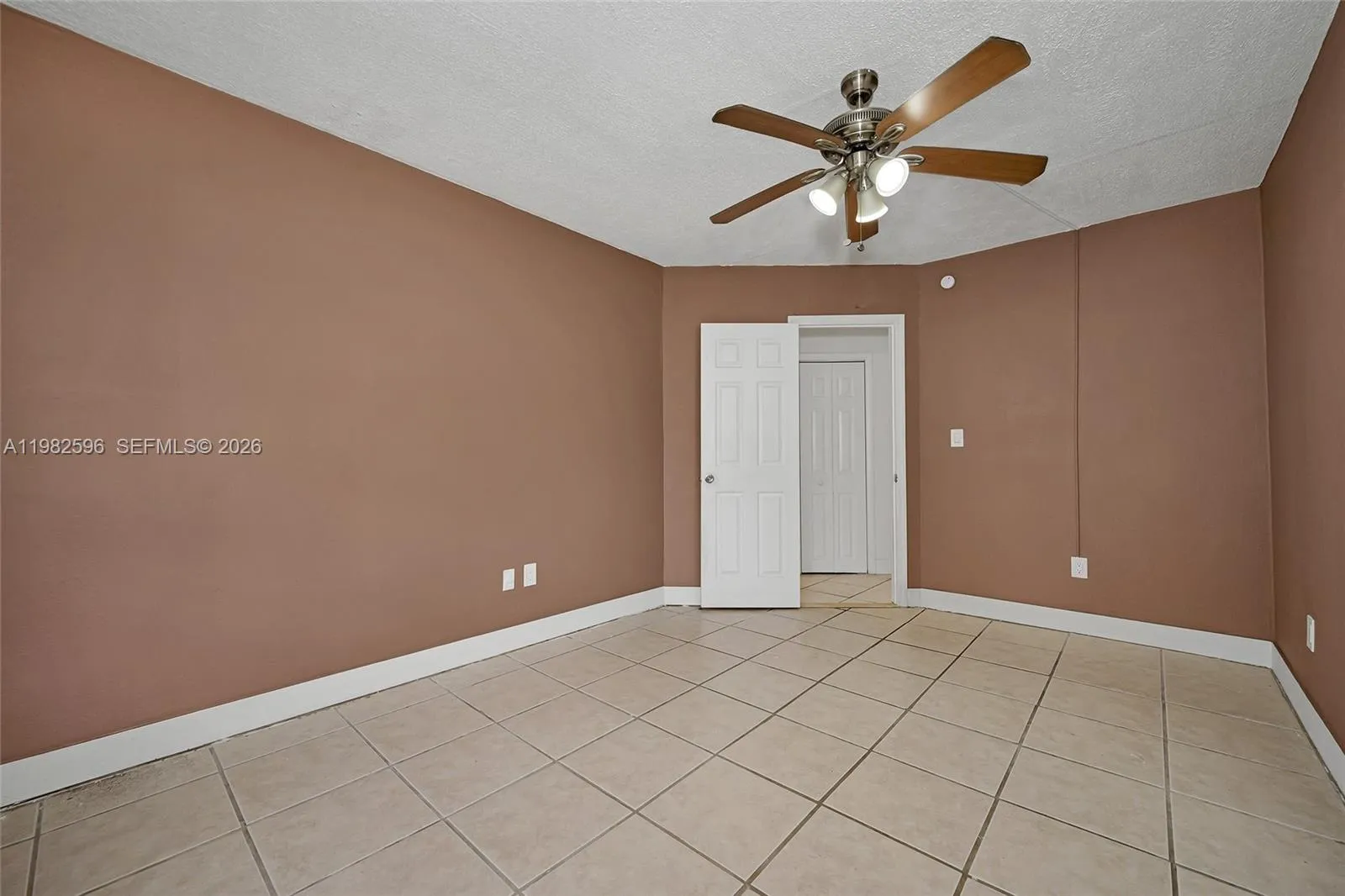 1922 Mckinley St 3, Hollywood, Florida 33020, Hollywood, Florida 33020, ,1 BathroomBathrooms,Residential Lease,For Rent,1922 Mckinley St 3, Hollywood, Florida 33020,A11982596