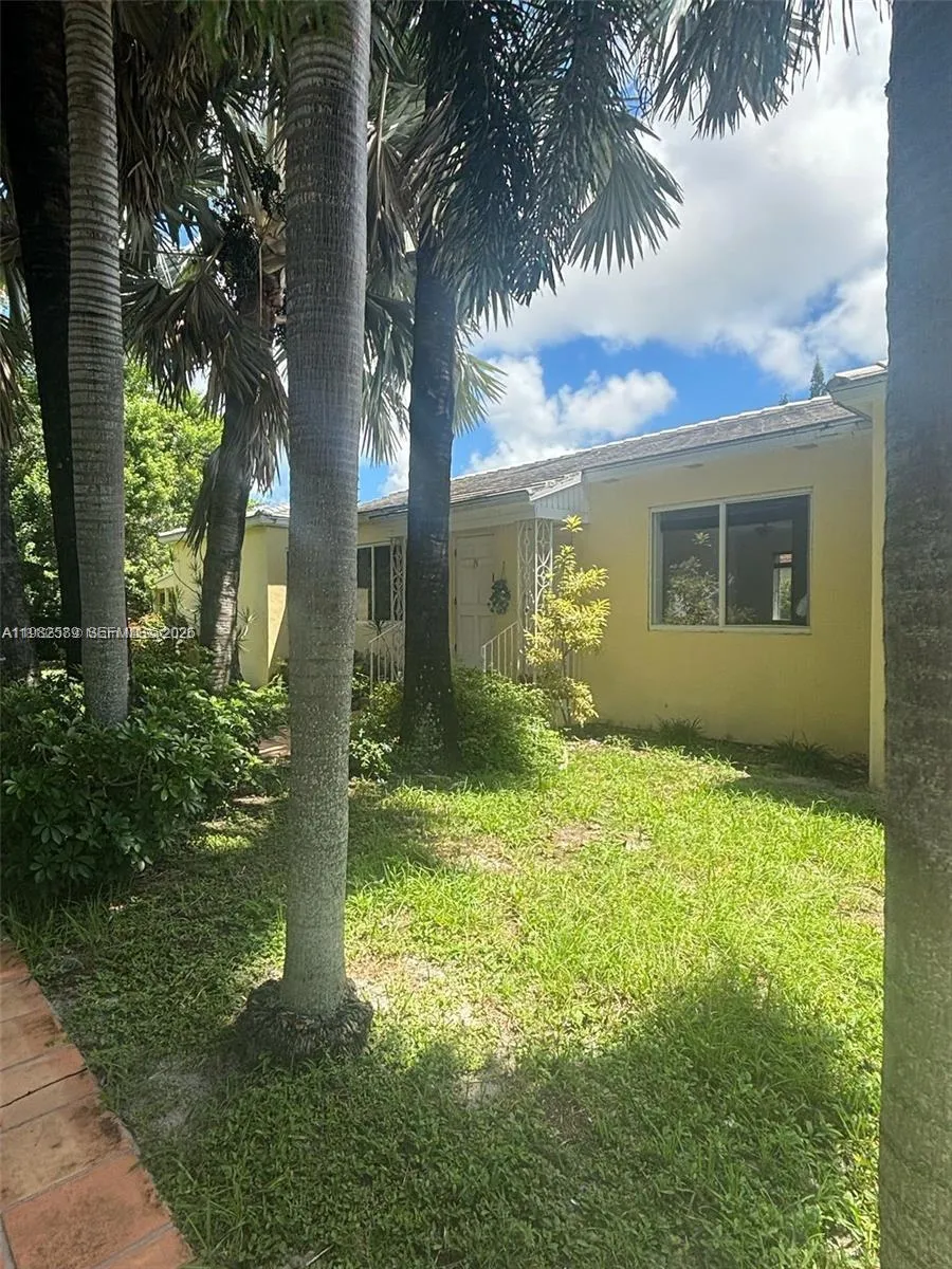 1015 Ne 112th St, Biscayne Park, Florida 33161, Biscayne Park, Florida 33161, ,Residential Income,For Sale,1015 Ne 112th St, Biscayne Park, Florida 33161,A11982589