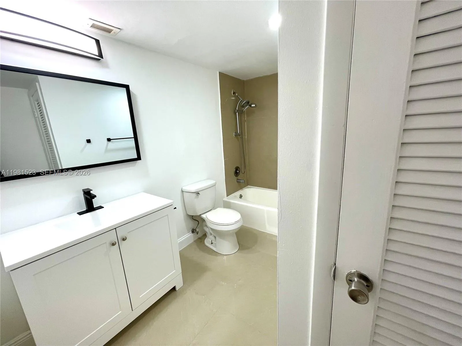 19390 Collins Ave 316, Sunny Isles Beach, Florida, Sunny Isles Beach, Florida 33160, 1 Bedroom Bedrooms, ,1 BathroomBathrooms,Residential,For Sale,19390 Collins Ave 316, Sunny Isles Beach, Florida ,A11981523