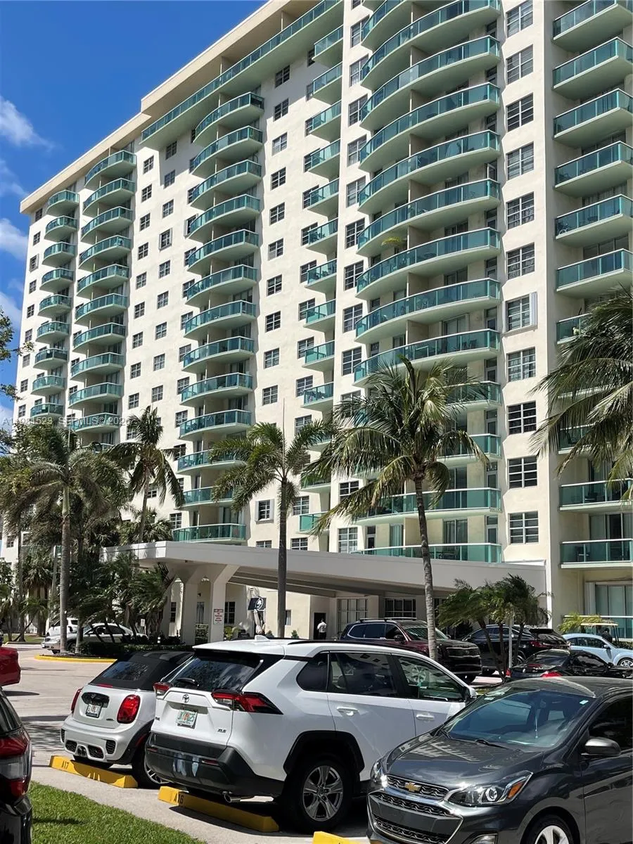 19390 Collins Ave 316, Sunny Isles Beach, Florida, Sunny Isles Beach, Florida 33160, 1 Bedroom Bedrooms, ,1 BathroomBathrooms,Residential,For Sale,19390 Collins Ave 316, Sunny Isles Beach, Florida ,A11981523