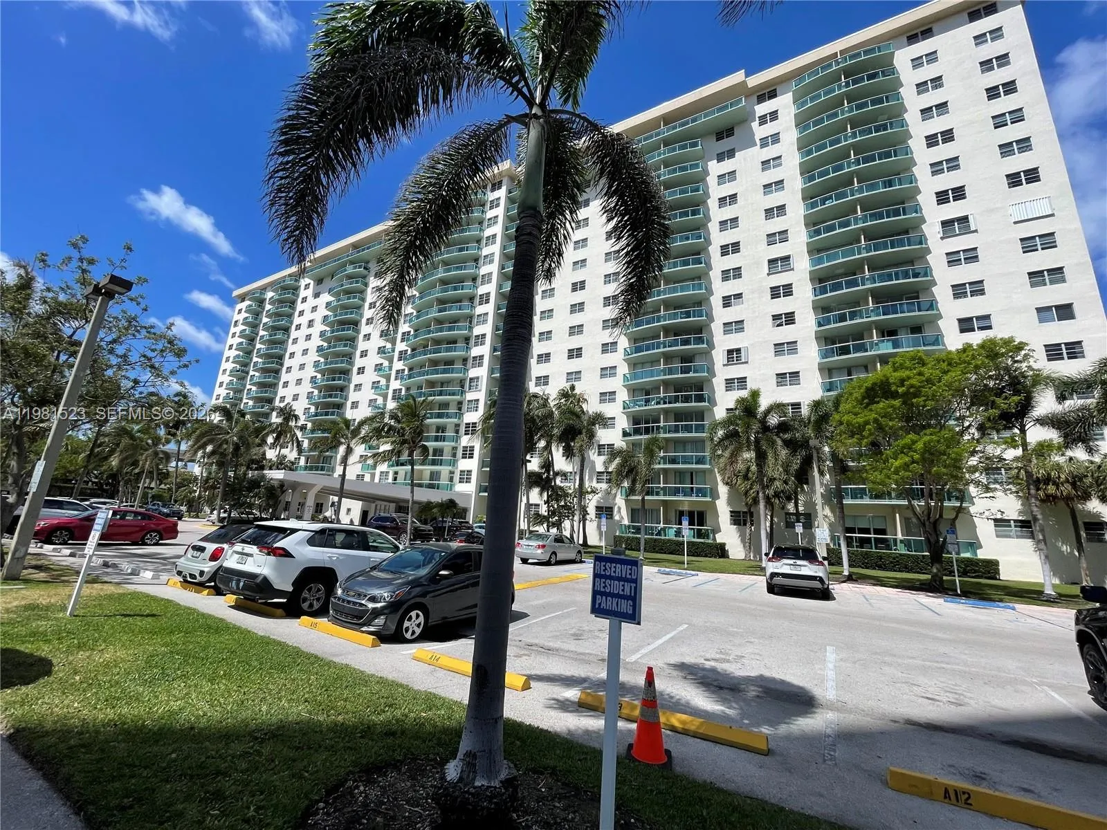 19390 Collins Ave 316, Sunny Isles Beach, Florida, Sunny Isles Beach, Florida 33160, 1 Bedroom Bedrooms, ,1 BathroomBathrooms,Residential,For Sale,19390 Collins Ave 316, Sunny Isles Beach, Florida ,A11981523