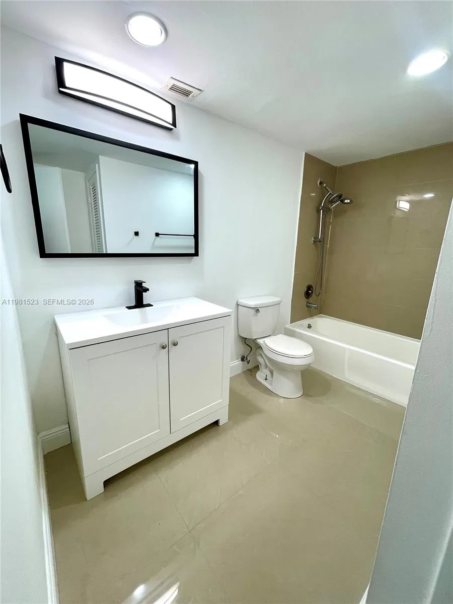 19390 Collins Ave 316, Sunny Isles Beach, Florida, Sunny Isles Beach, Florida 33160, 1 Bedroom Bedrooms, ,1 BathroomBathrooms,Residential,For Sale,19390 Collins Ave 316, Sunny Isles Beach, Florida ,A11981523