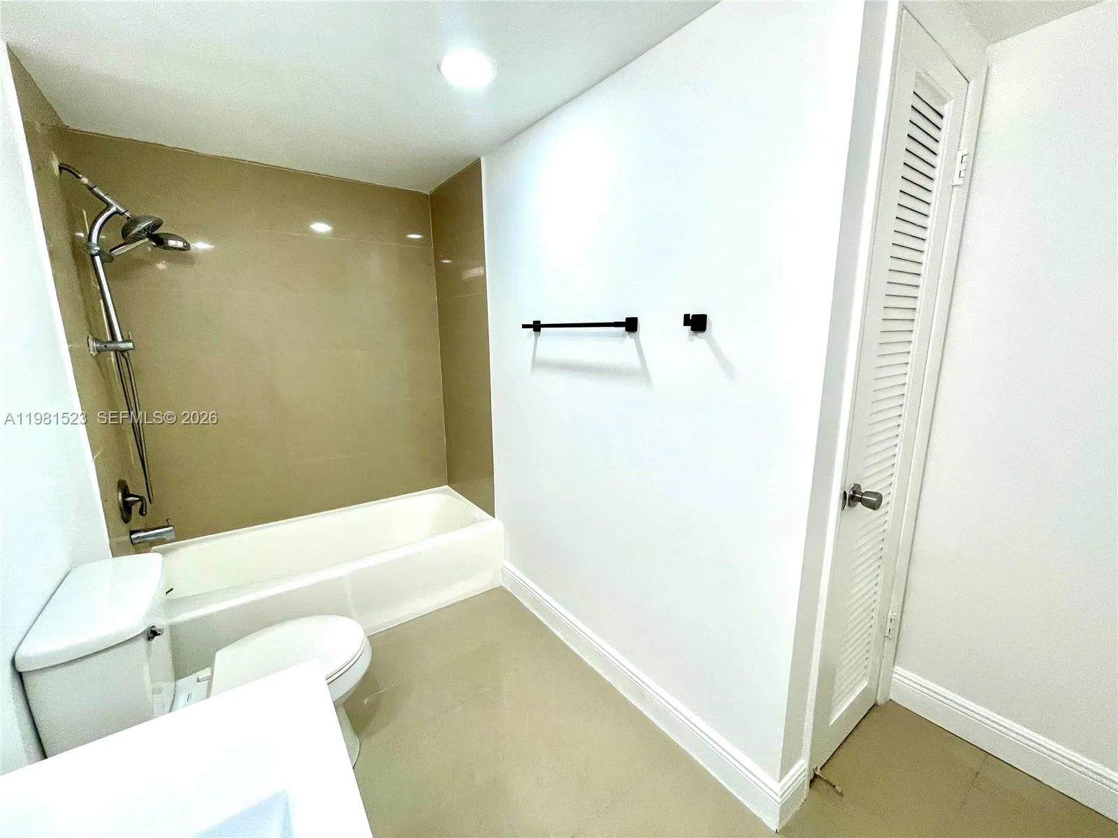19390 Collins Ave 316, Sunny Isles Beach, Florida, Sunny Isles Beach, Florida 33160, 1 Bedroom Bedrooms, ,1 BathroomBathrooms,Residential,For Sale,19390 Collins Ave 316, Sunny Isles Beach, Florida ,A11981523