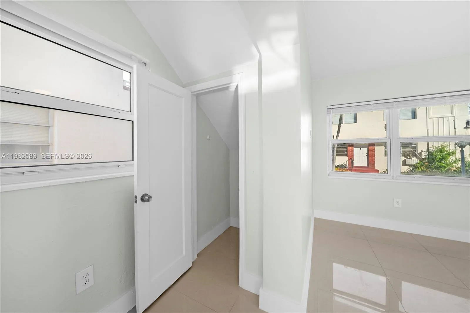 1203 Marseille Dr 21, Miami Beach, Florida 33141, Miami Beach, Florida 33141, 1 Bedroom Bedrooms, ,1 BathroomBathrooms,Residential Lease,For Rent,1203 Marseille Dr 21, Miami Beach, Florida 33141,A11982583