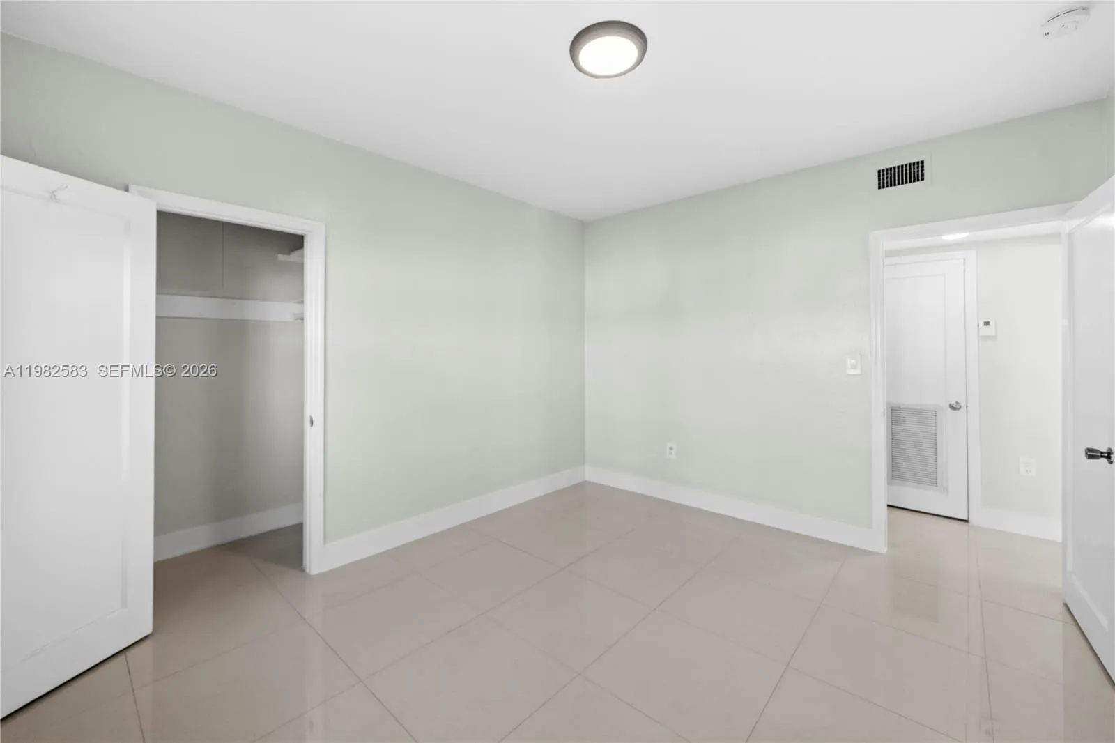 1203 Marseille Dr 21, Miami Beach, Florida 33141, Miami Beach, Florida 33141, 1 Bedroom Bedrooms, ,1 BathroomBathrooms,Residential Lease,For Rent,1203 Marseille Dr 21, Miami Beach, Florida 33141,A11982583