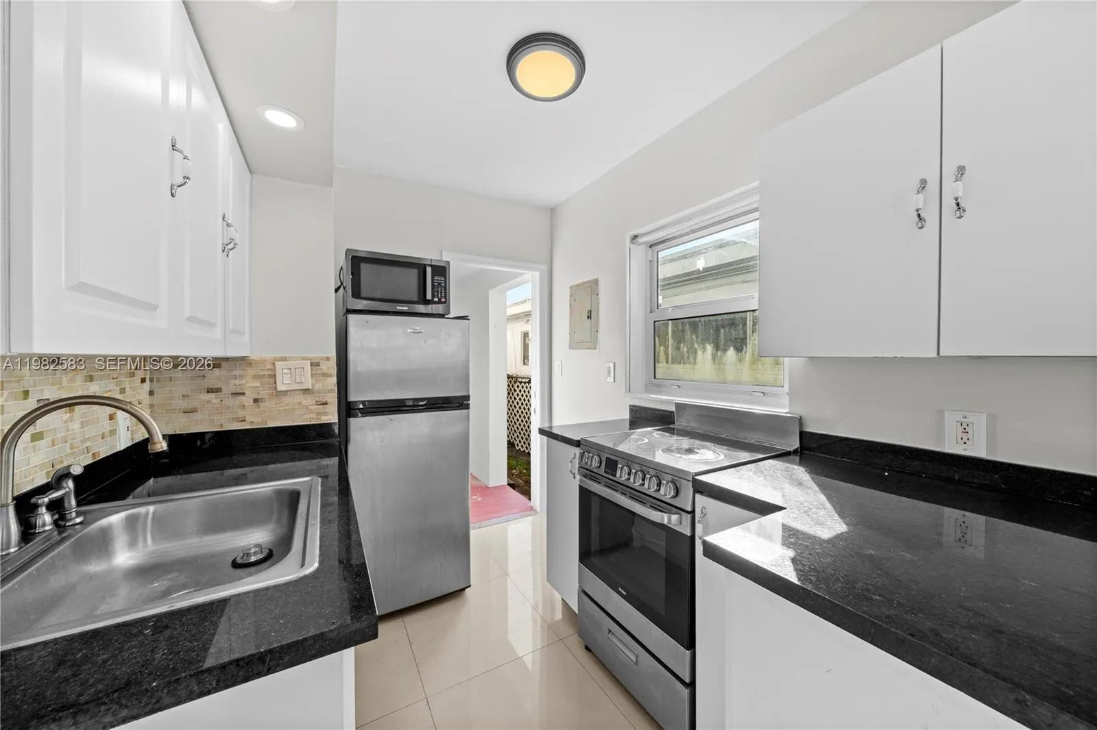 1203 Marseille Dr 21, Miami Beach, Florida 33141, Miami Beach, Florida 33141, 1 Bedroom Bedrooms, ,1 BathroomBathrooms,Residential Lease,For Rent,1203 Marseille Dr 21, Miami Beach, Florida 33141,A11982583