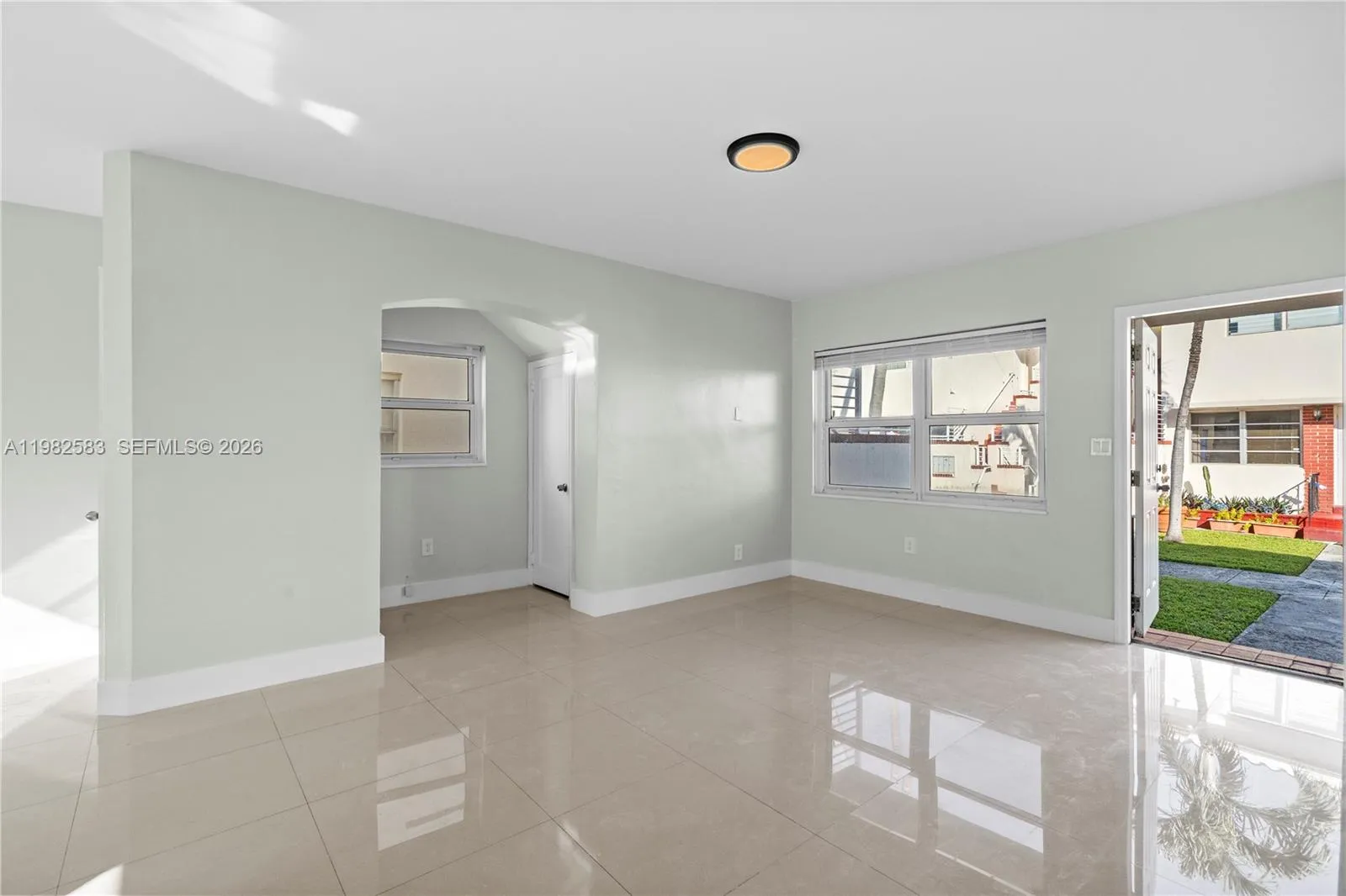 1203 Marseille Dr 21, Miami Beach, Florida 33141, Miami Beach, Florida 33141, 1 Bedroom Bedrooms, ,1 BathroomBathrooms,Residential Lease,For Rent,1203 Marseille Dr 21, Miami Beach, Florida 33141,A11982583