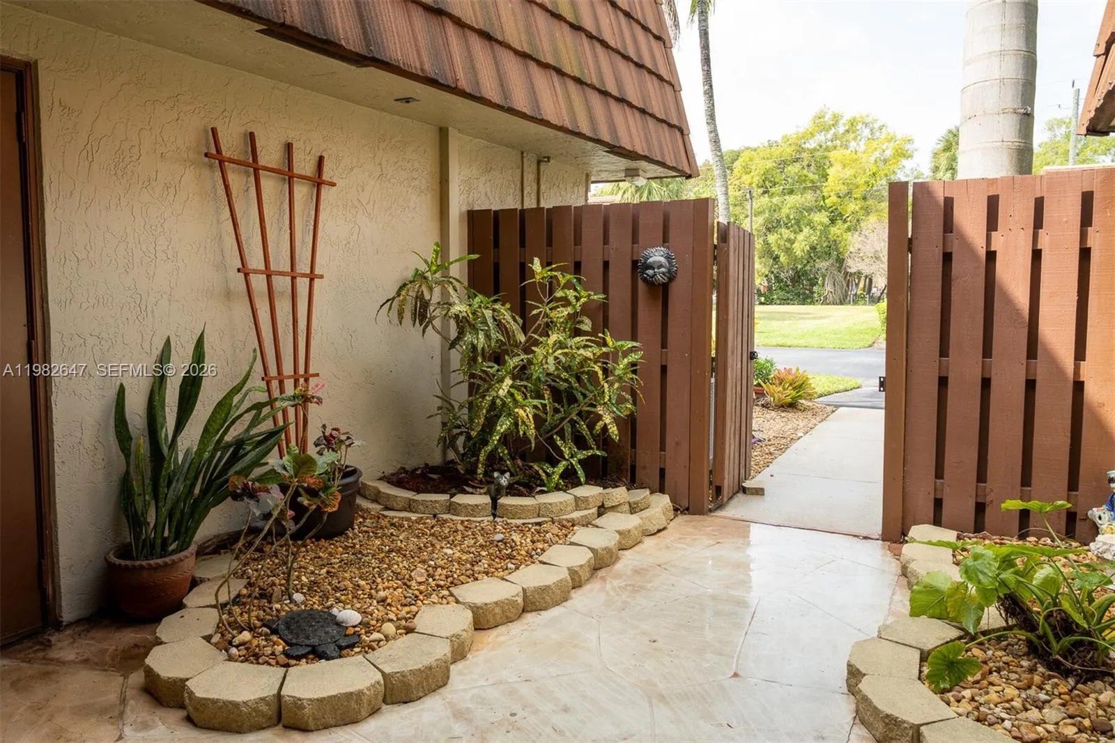 1222 Sw 120th Way, Davie, Florida 33325, Davie, Florida 33325, 3 Bedrooms Bedrooms, 8 Rooms Rooms,2 BathroomsBathrooms,Residential,For Sale,1222 Sw 120th Way, Davie, Florida 33325,A11982647